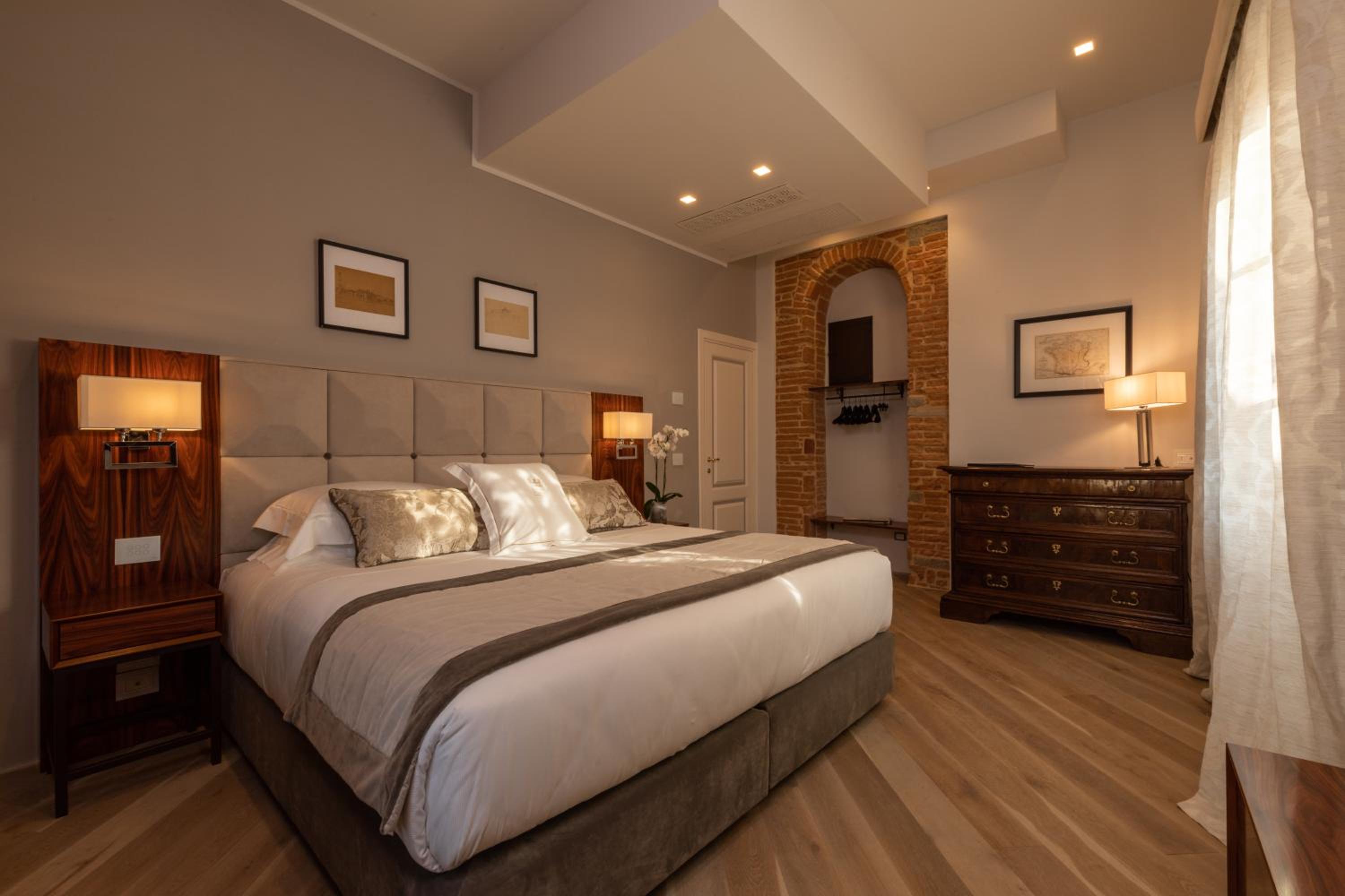 Machiavelli - Suite with Partial Duomo View