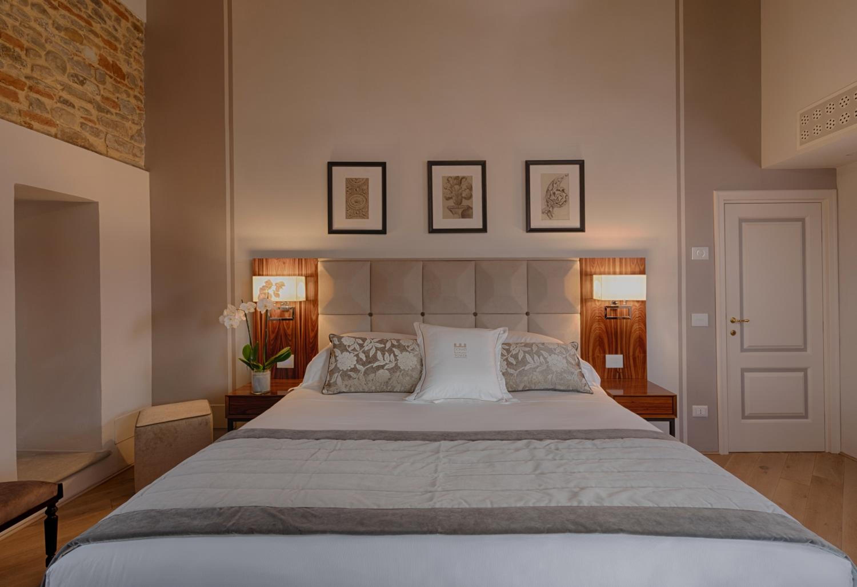 Lorenzo il Magnifico - Deluxe Suite Duomo View with Spa Bath