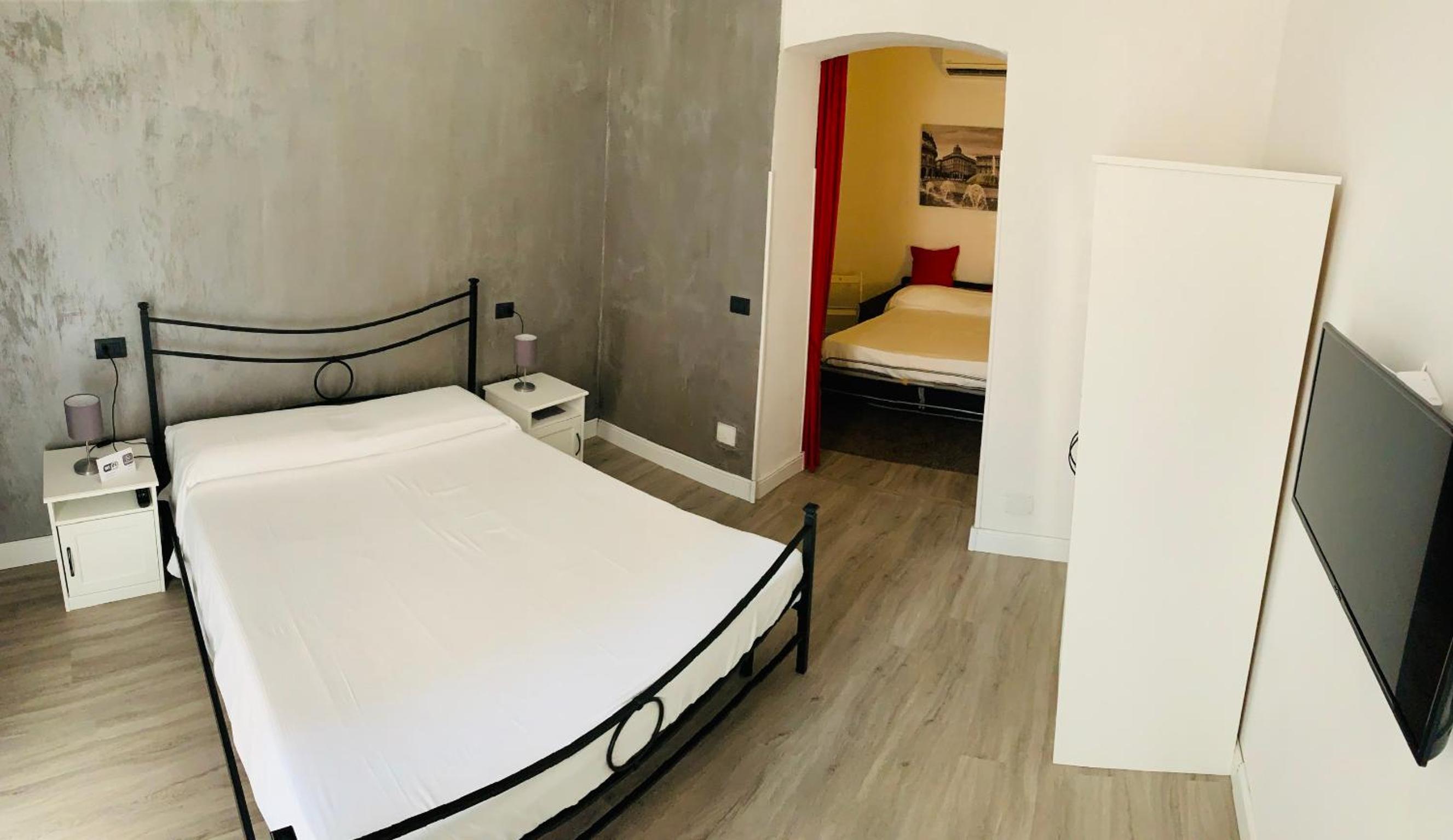 Quadruple Room with Private Bathroom photo 2