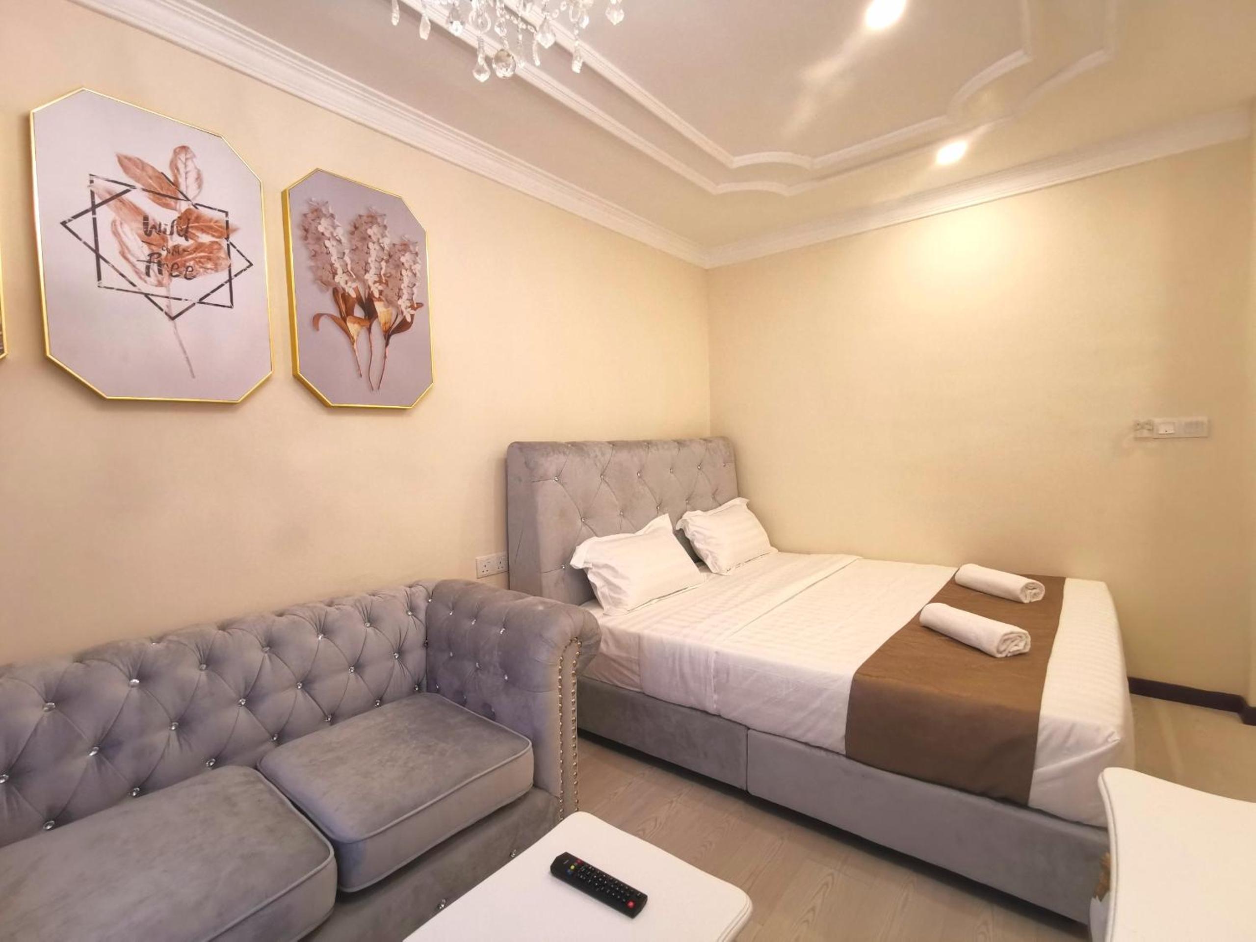 Victorian King Suite - Photo 7
