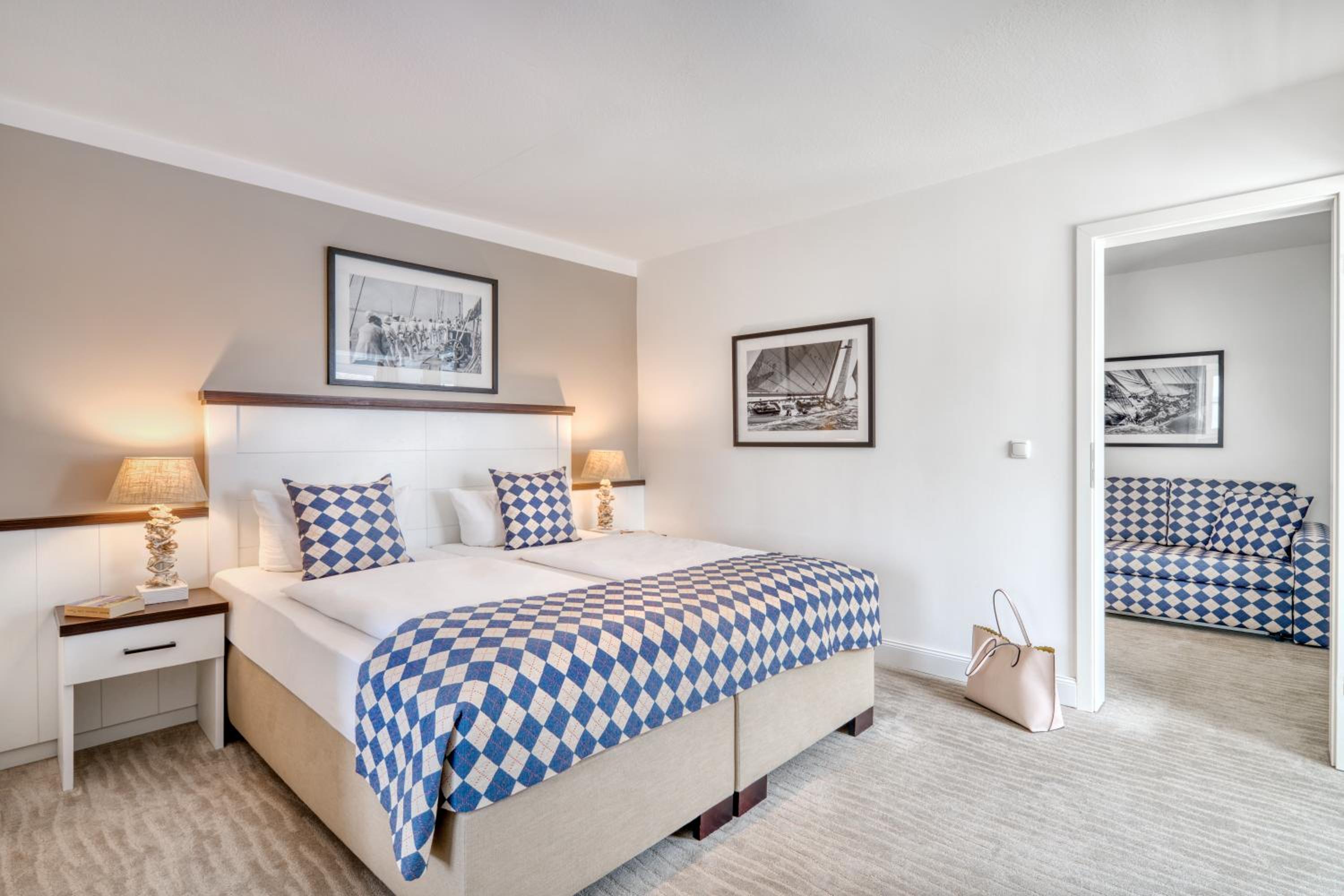 Double or Twin Room with Partial Sea View - Photo 14