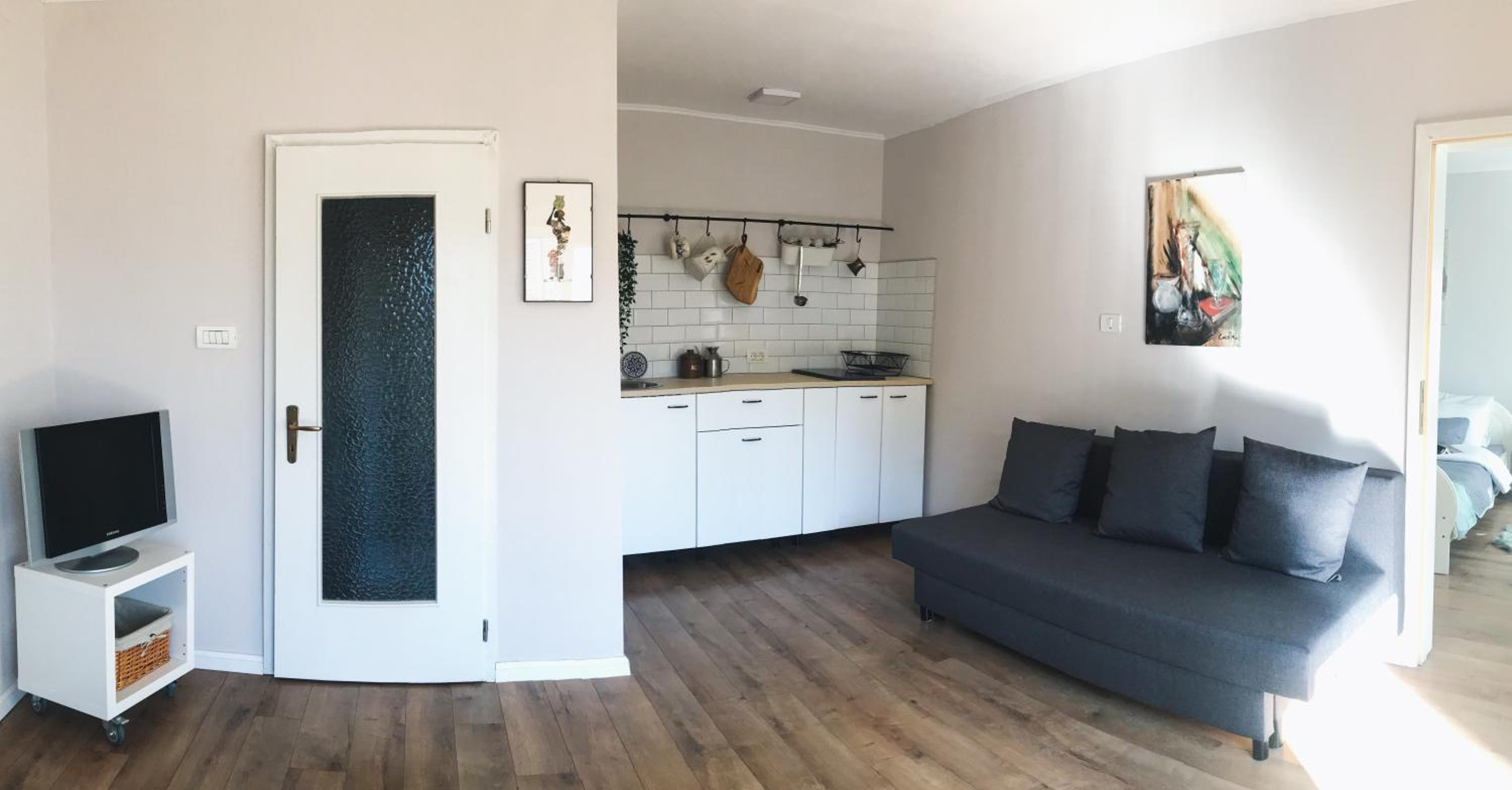 One-Bedroom Apartment - Photo 10