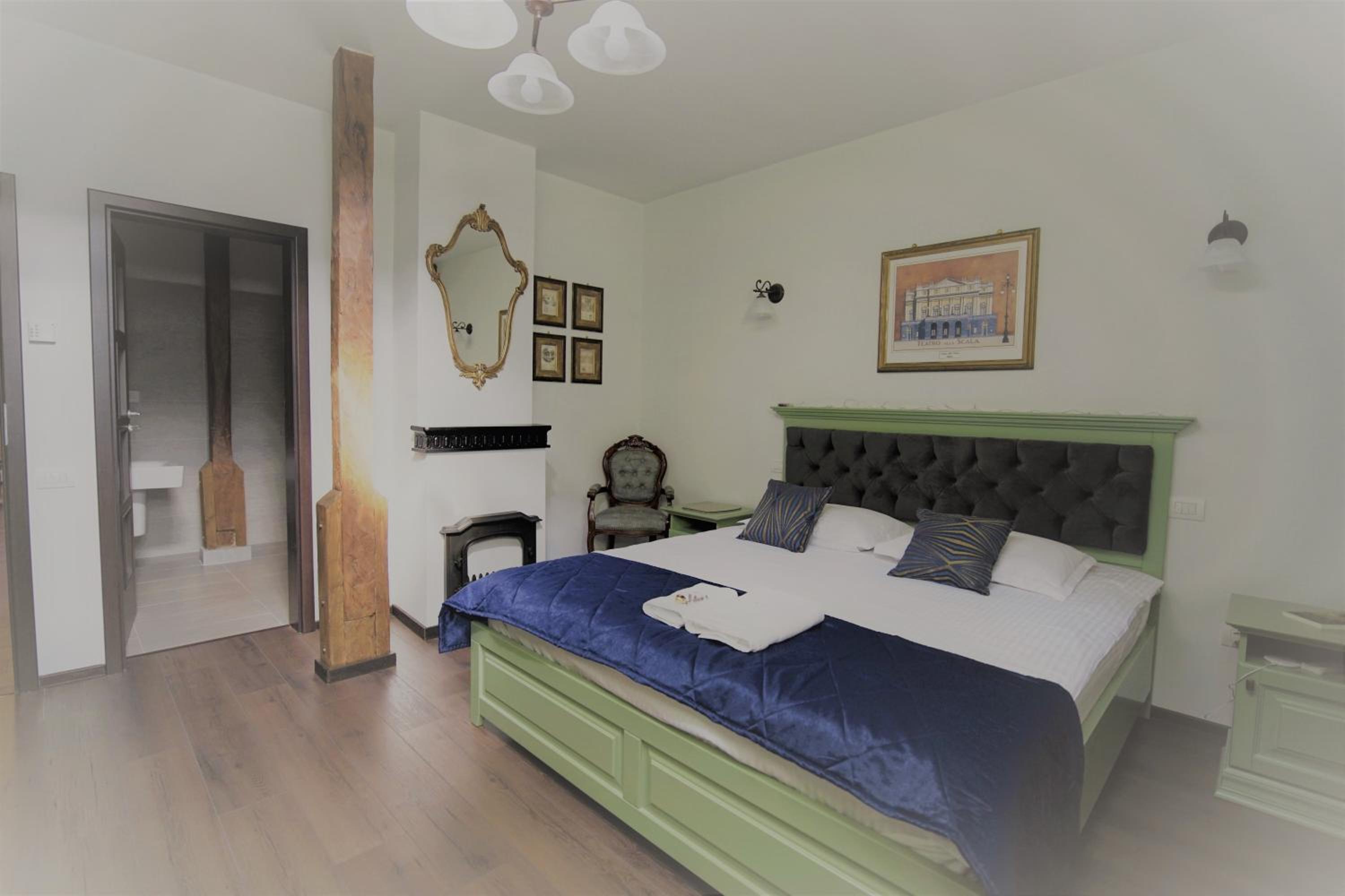 Double Room with Private Bathroom - Photo 7