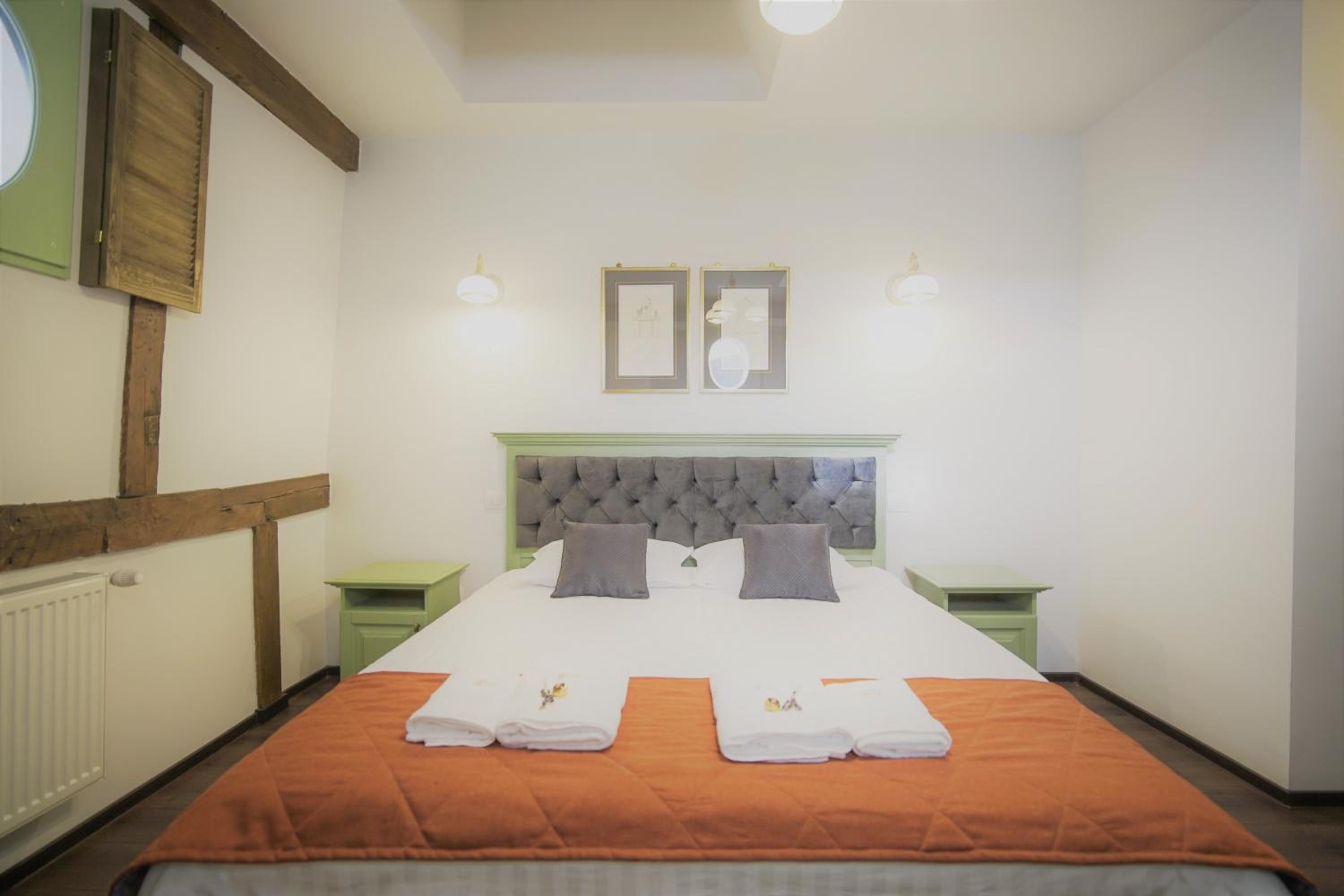 Double Room with Private Bathroom - Photo 4