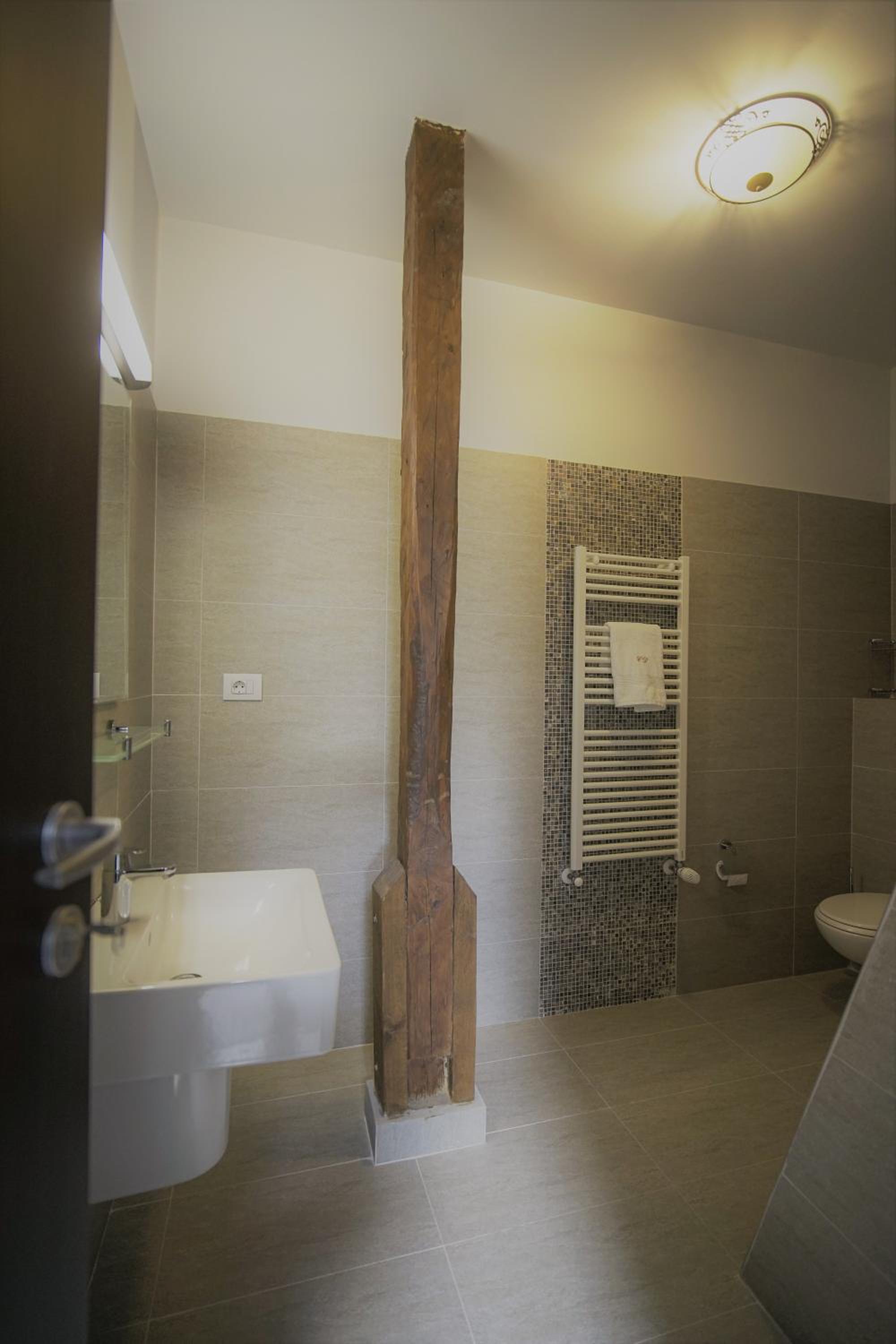 Double Room with Private Bathroom - Photo 20