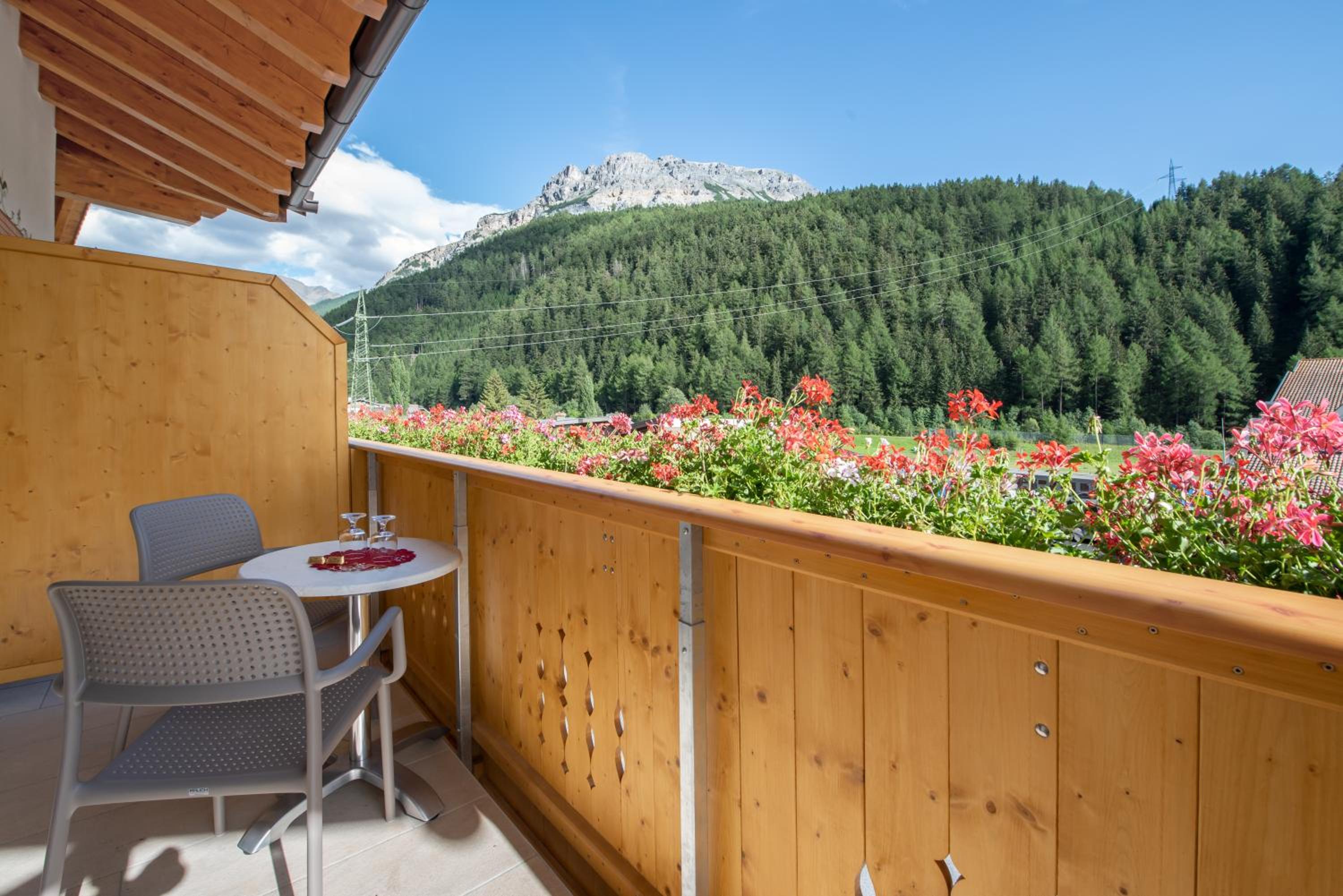 Deluxe Double Room with Balcony photo 3