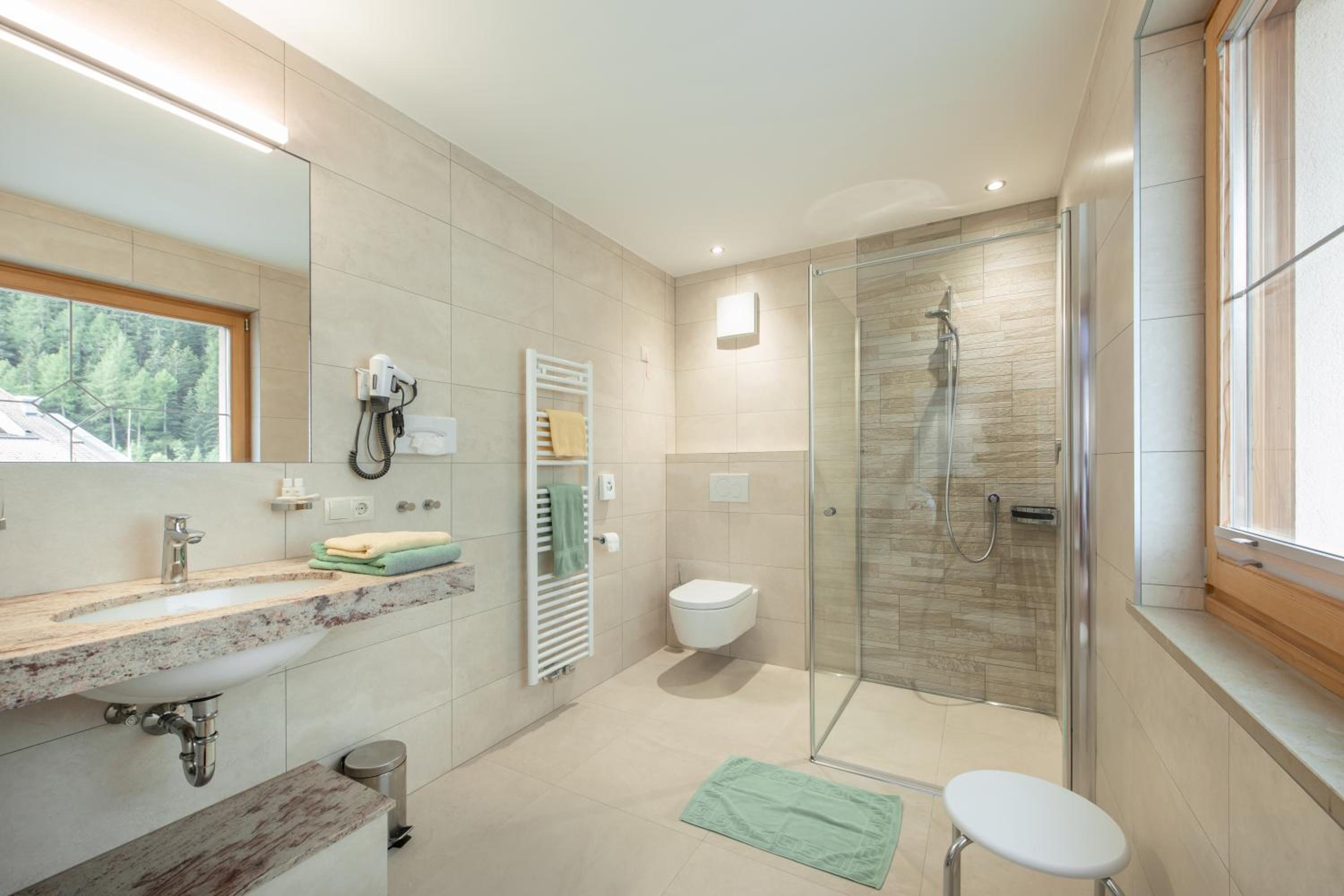 Suite - Disability Access photo 3