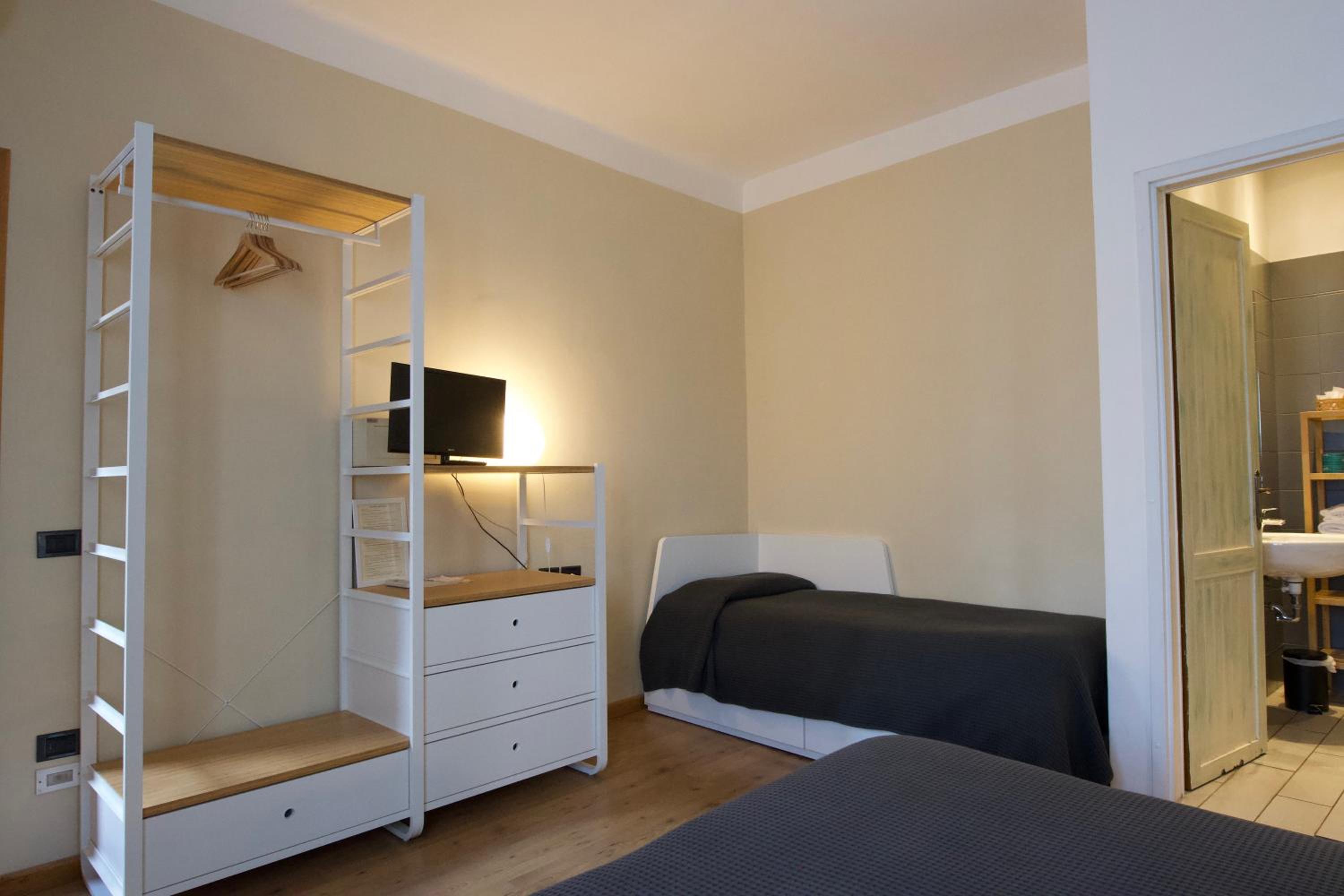 Classic Triple Room - Photo 8