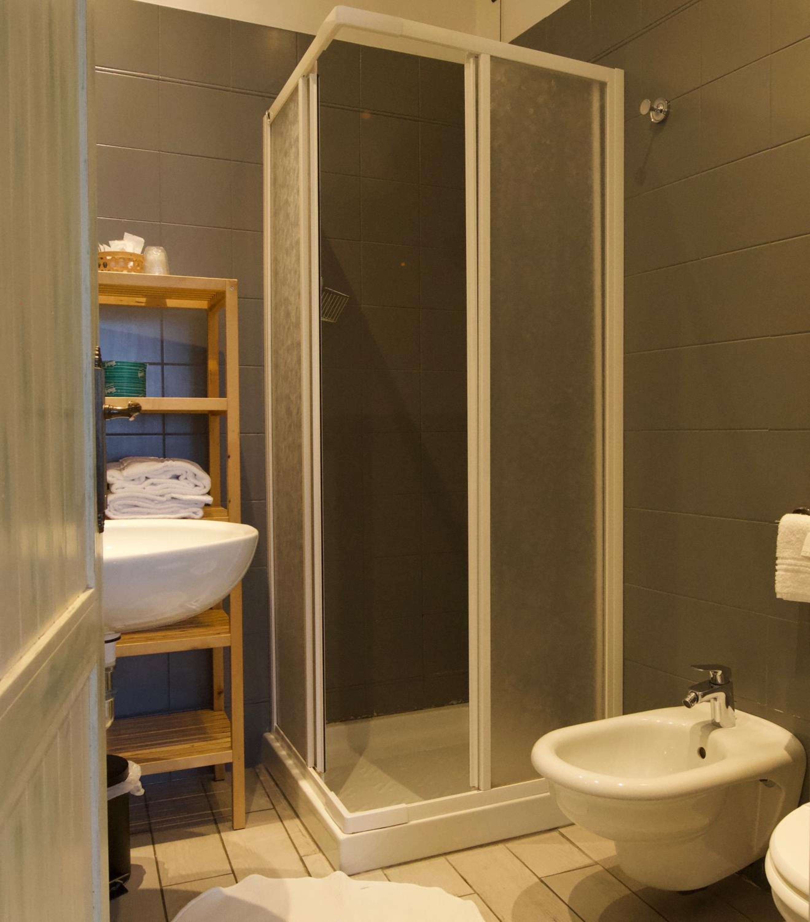 Classic Triple Room - Photo 7