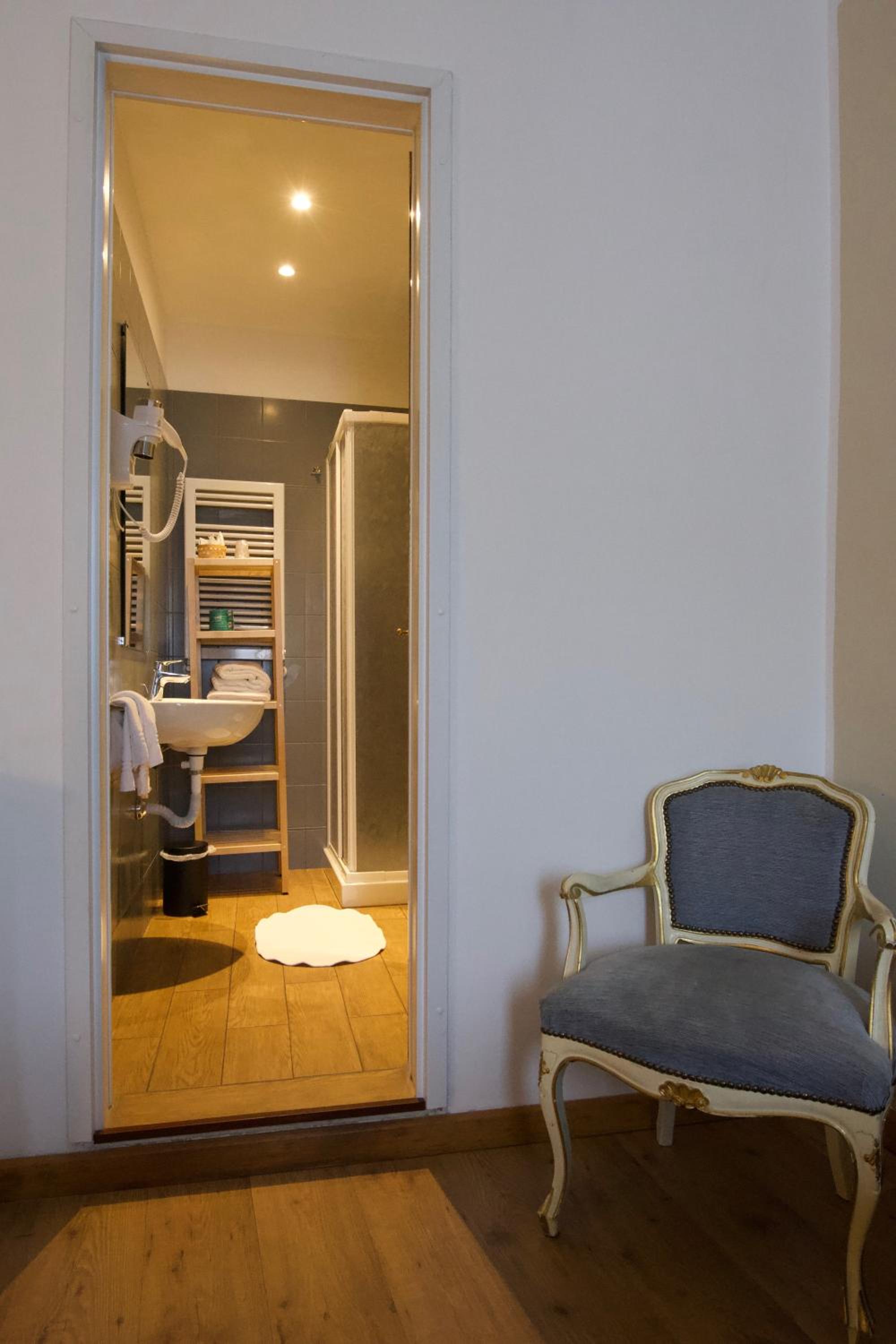 Classic Triple Room - Photo 6