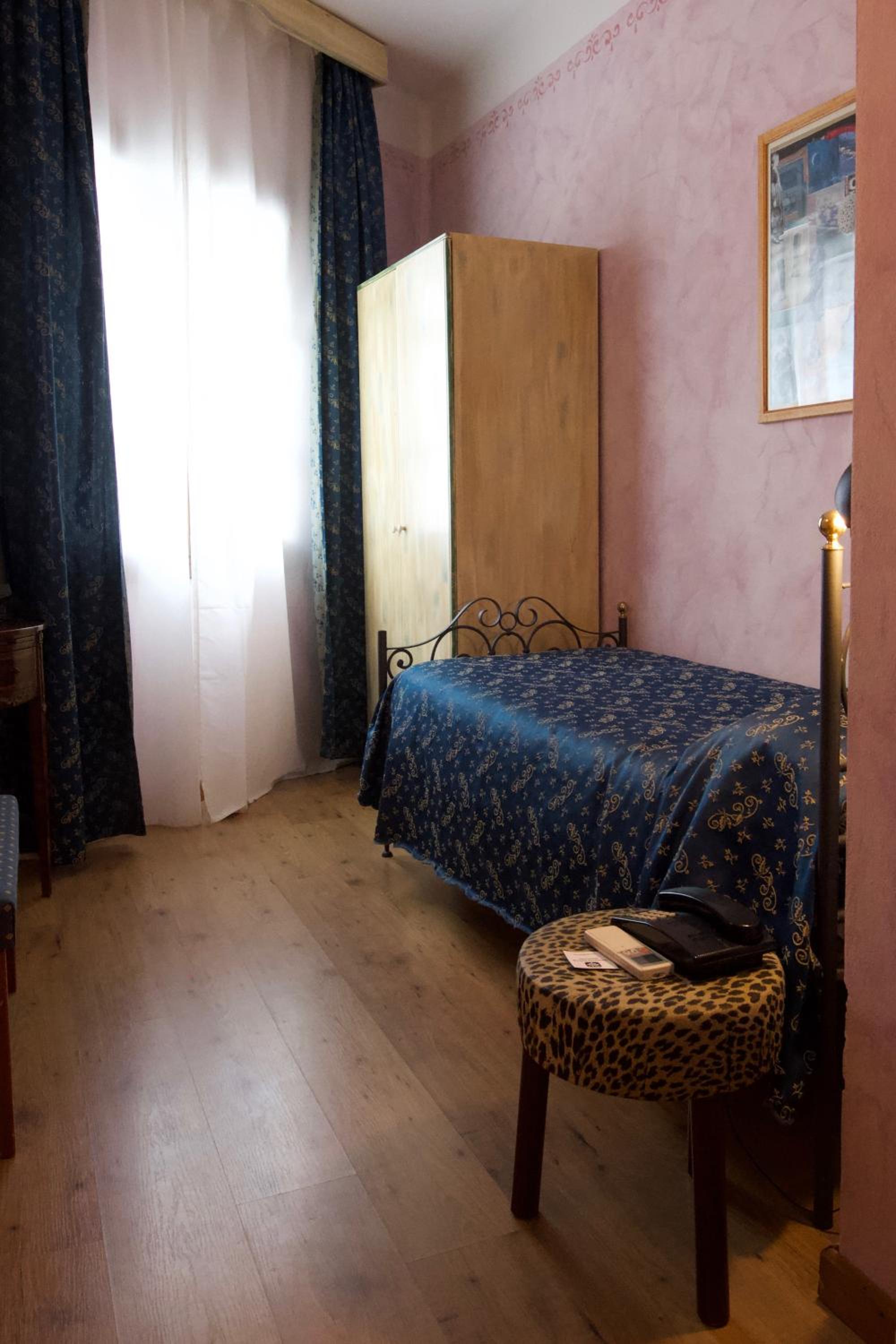 Comfort Triple Room - Photo 8