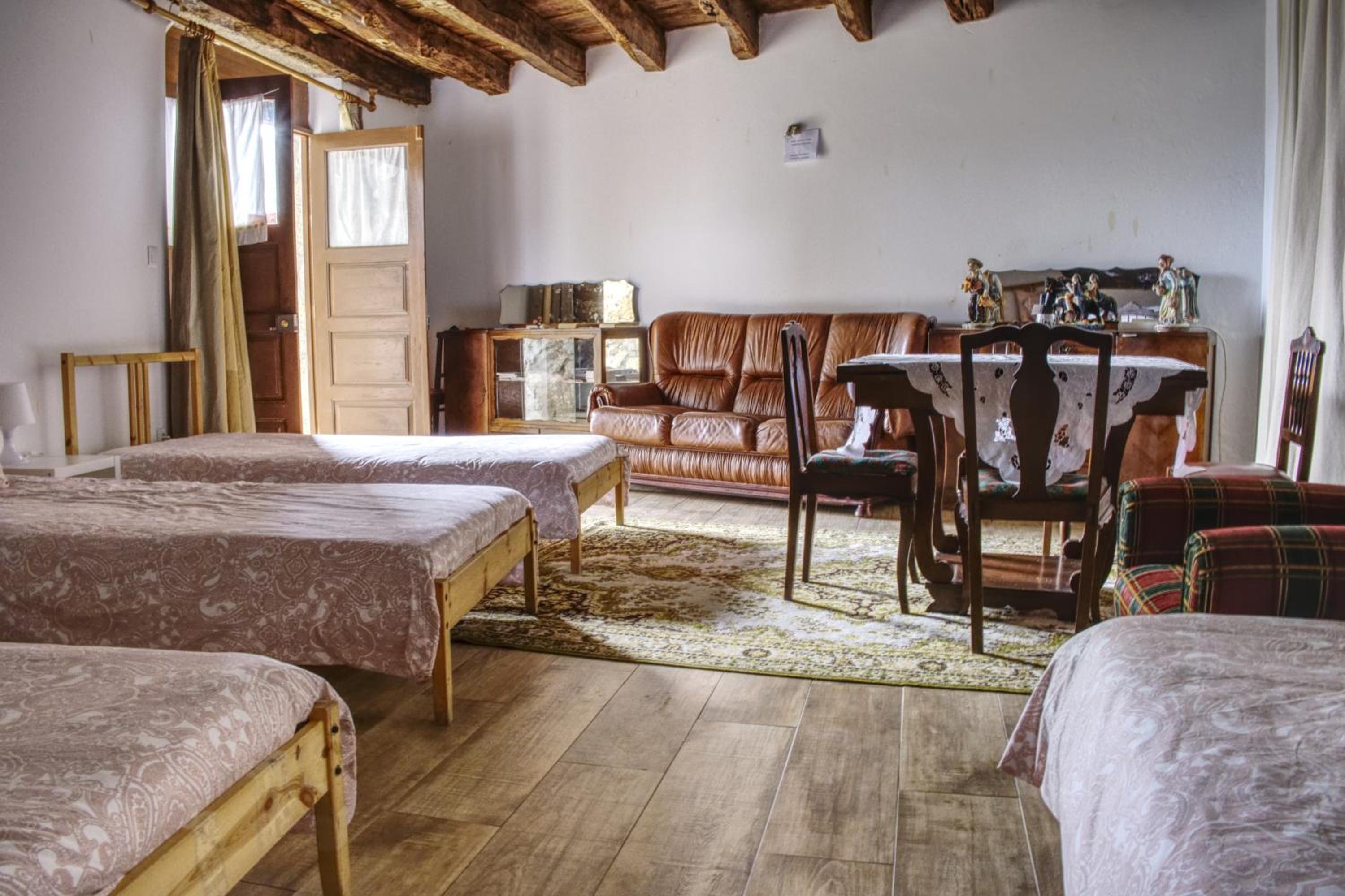 4-Bed Female Dormitory Room photo 2