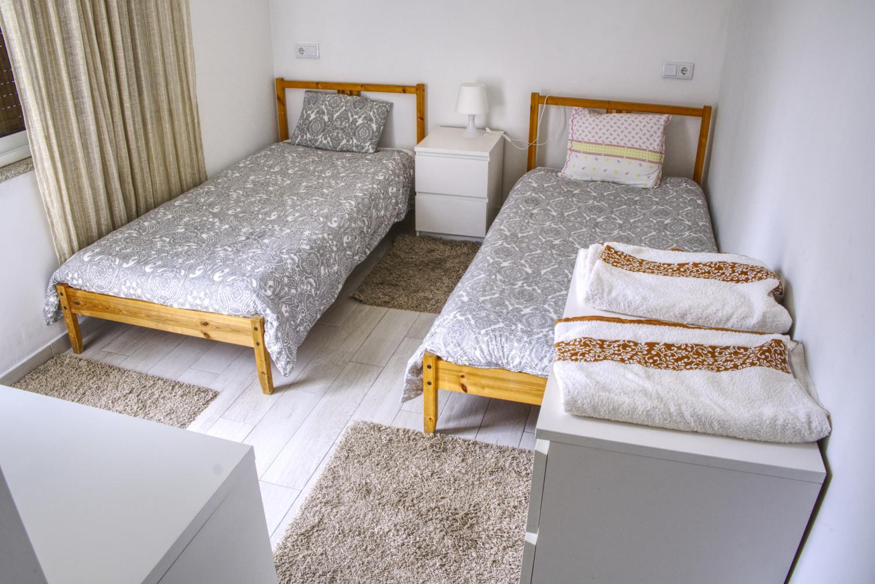 Deluxe Double Room with Shower - Photo 11