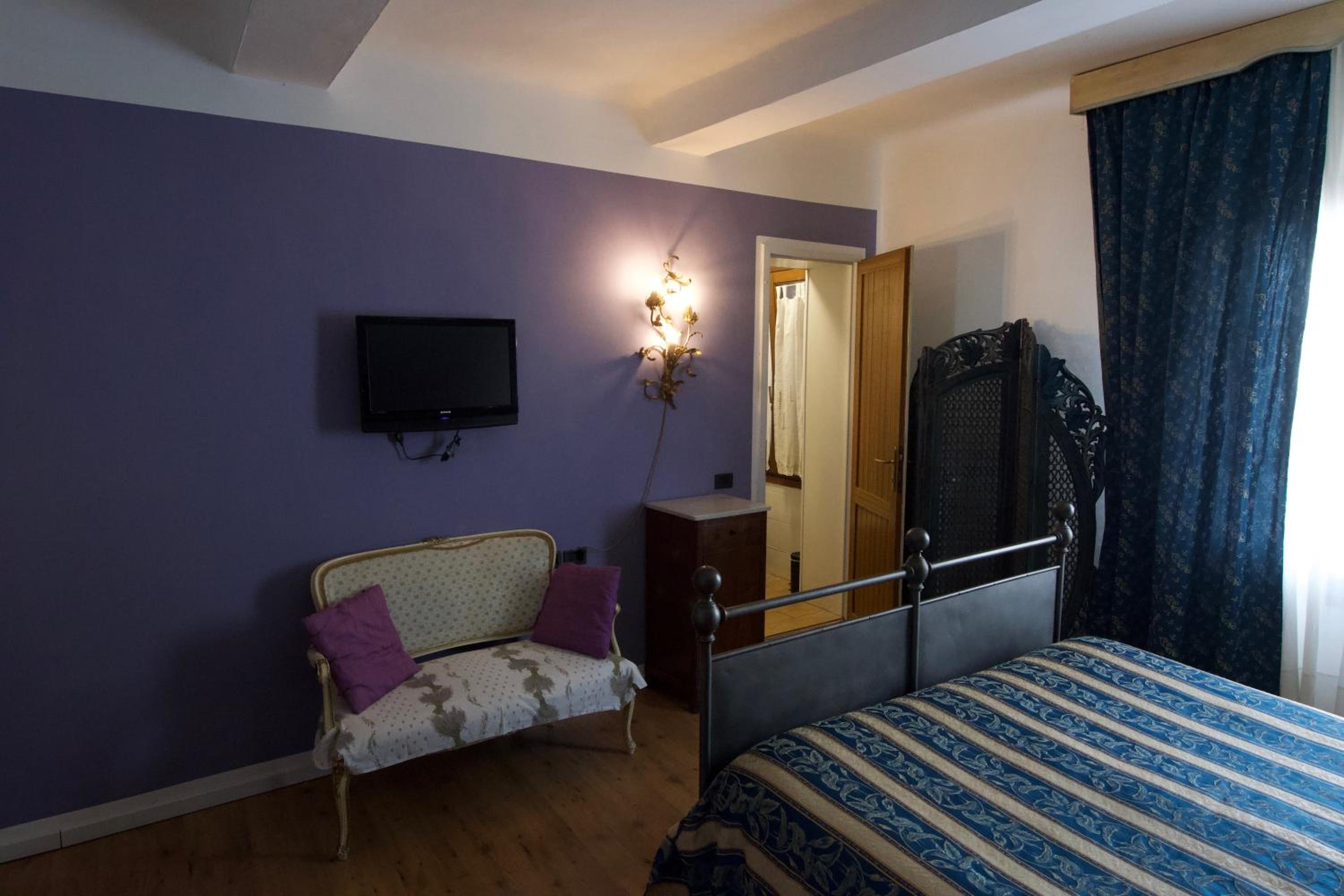 Classic Double Room - Photo 15