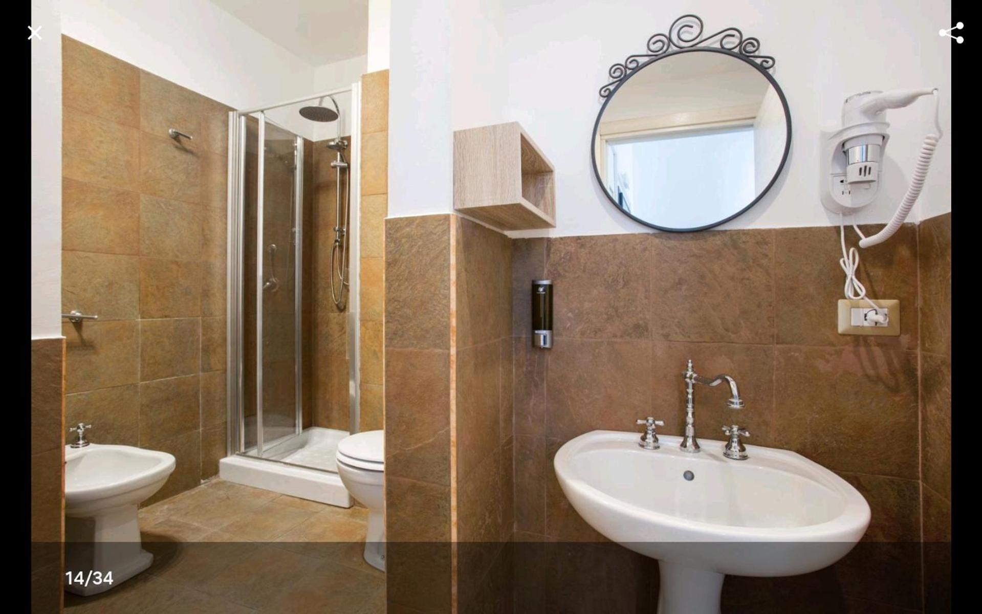 Triple Room with Private Bathroom - Photo 3