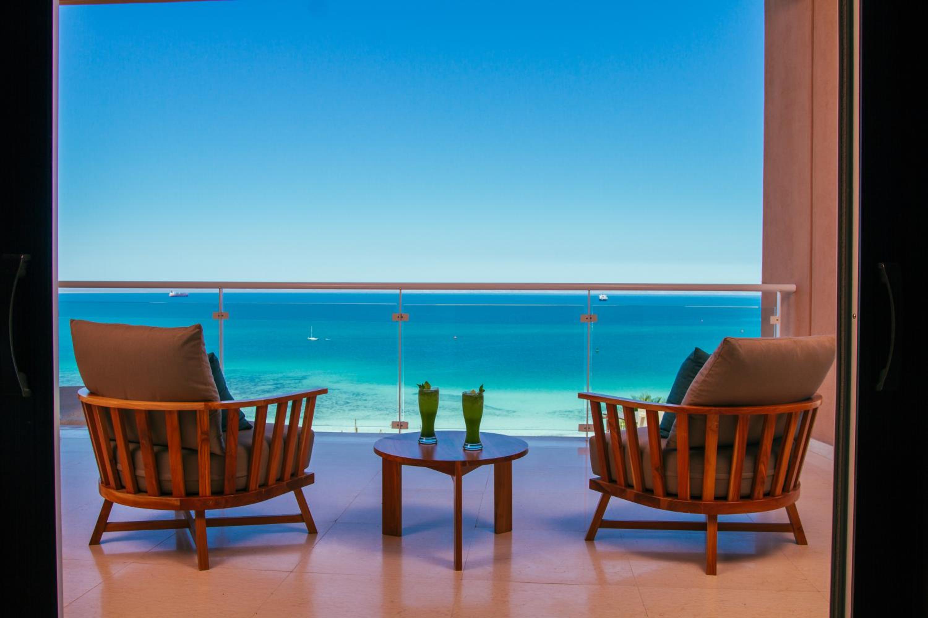3 Bedroom Ocean View Suite photo 3