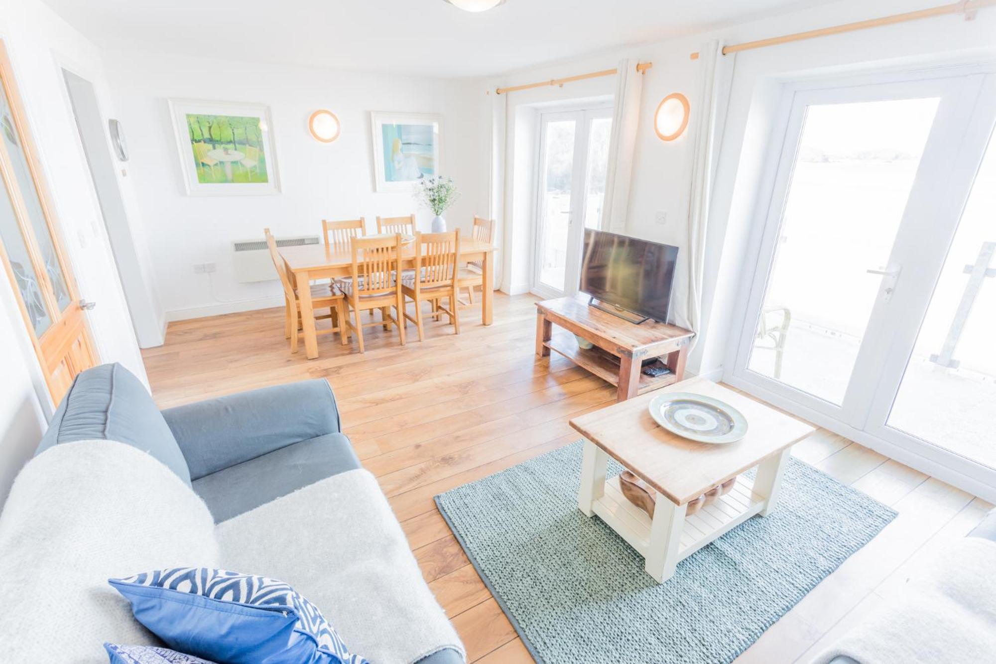 Three-Bedroom Apartment with Balcony