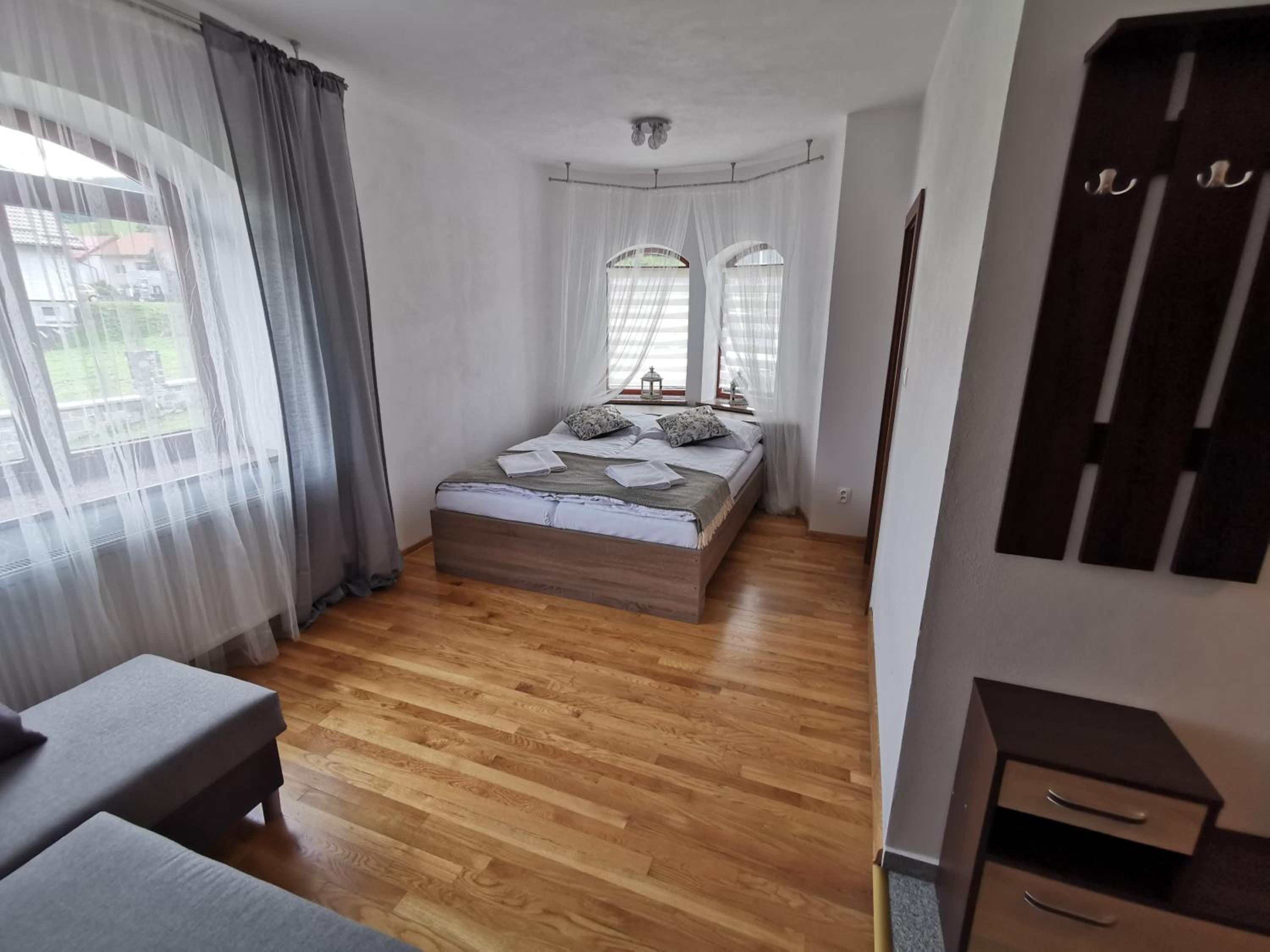 Deluxe Double Room with Extra Bed - Photo 4
