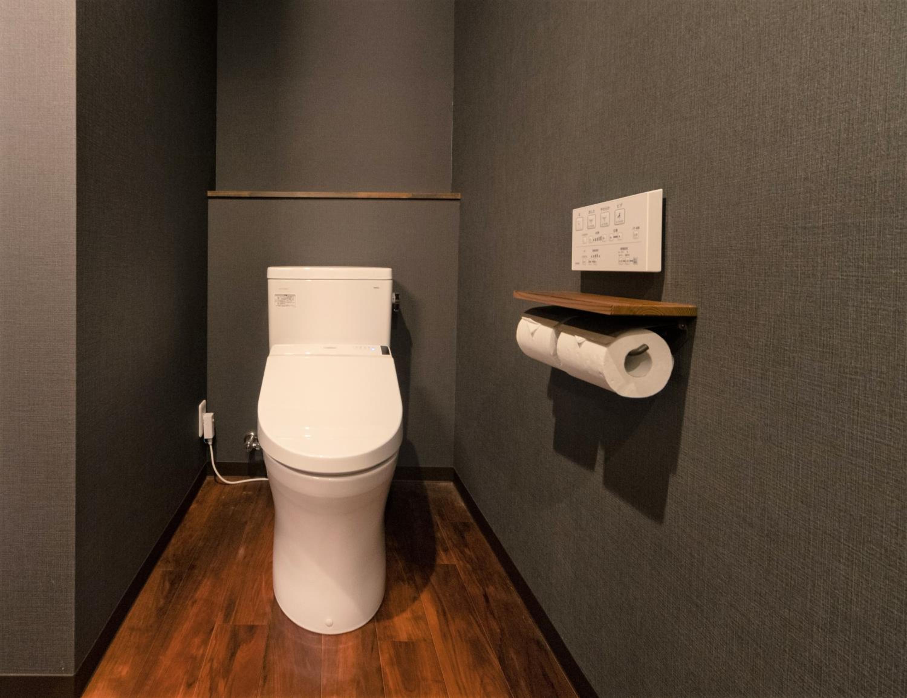 Renovated Double Room with Private Shower Room and toilet photo 3