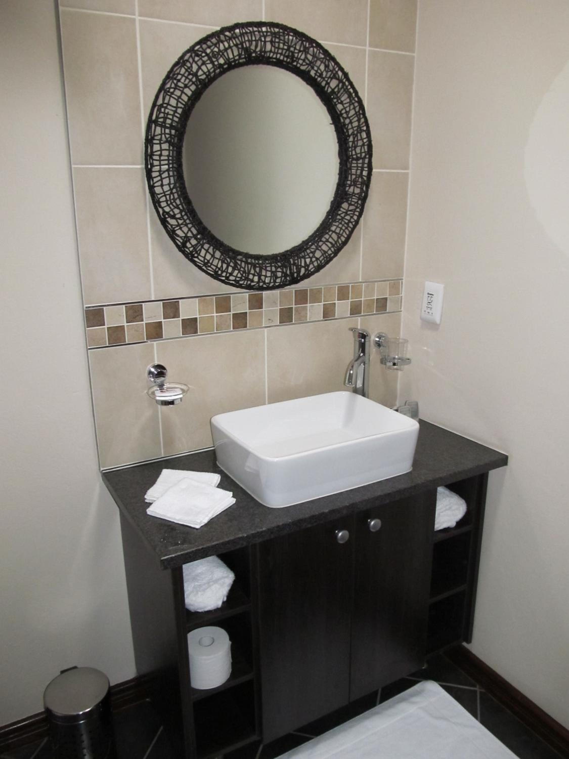 Standard Double Room - Photo 7