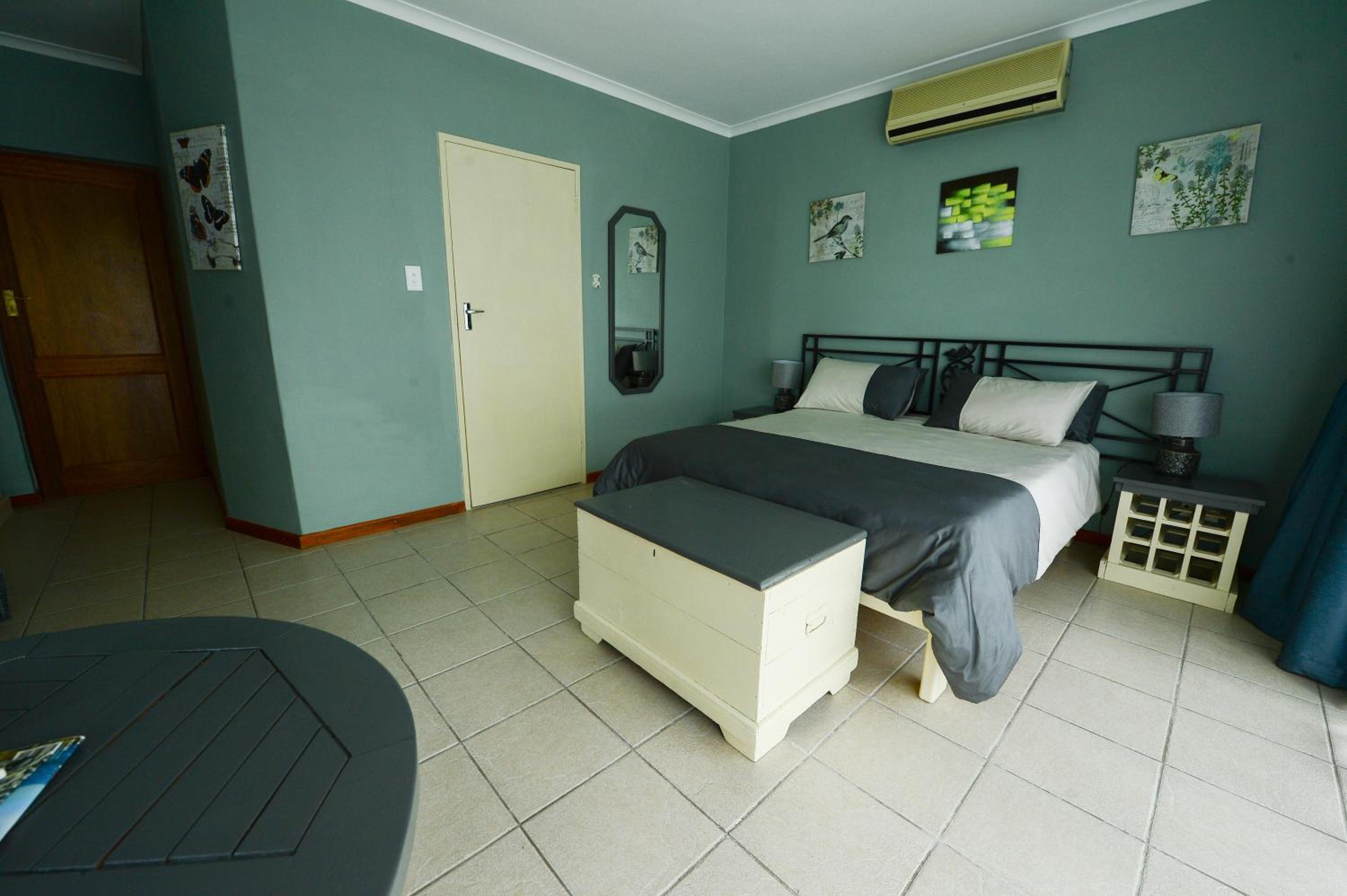 Jacaranda Suite photo 3
