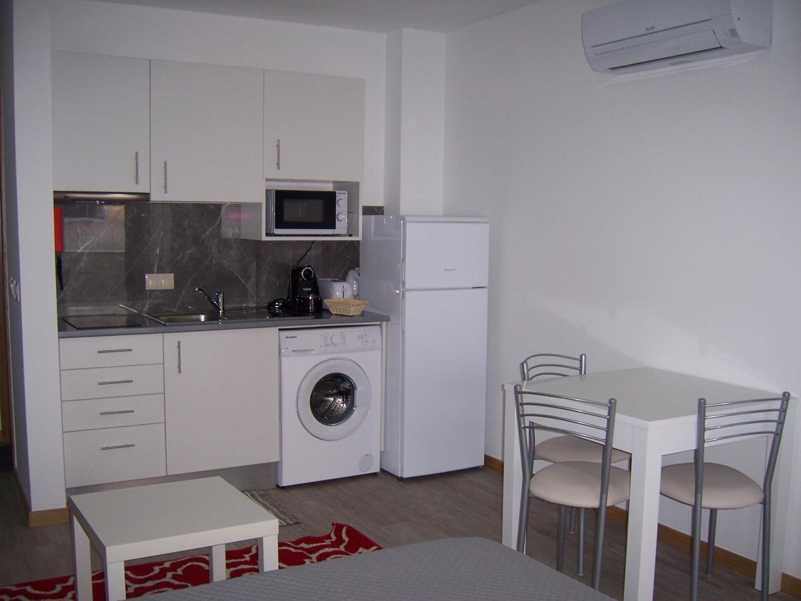 Studio Apartment - Photo 7