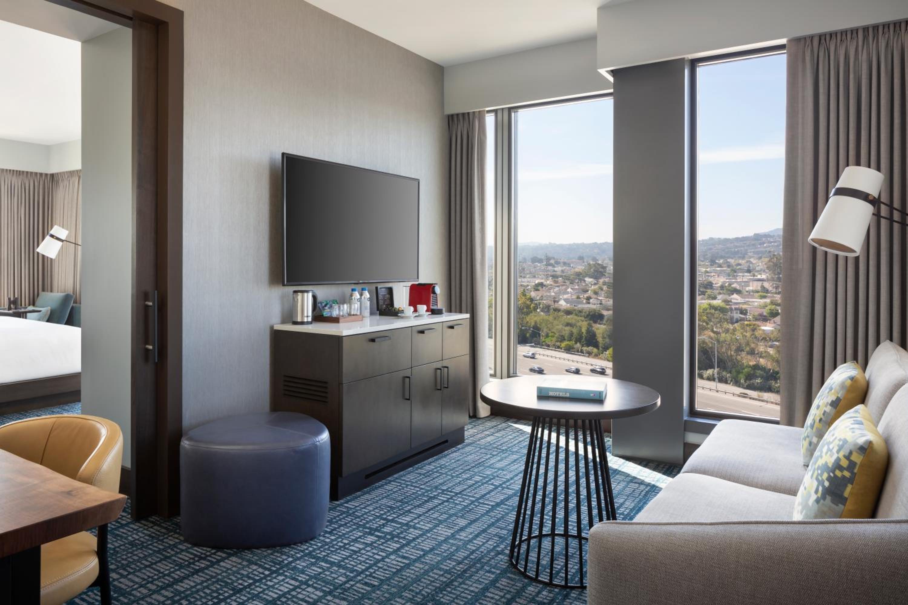 One-Bedroom King Suite
