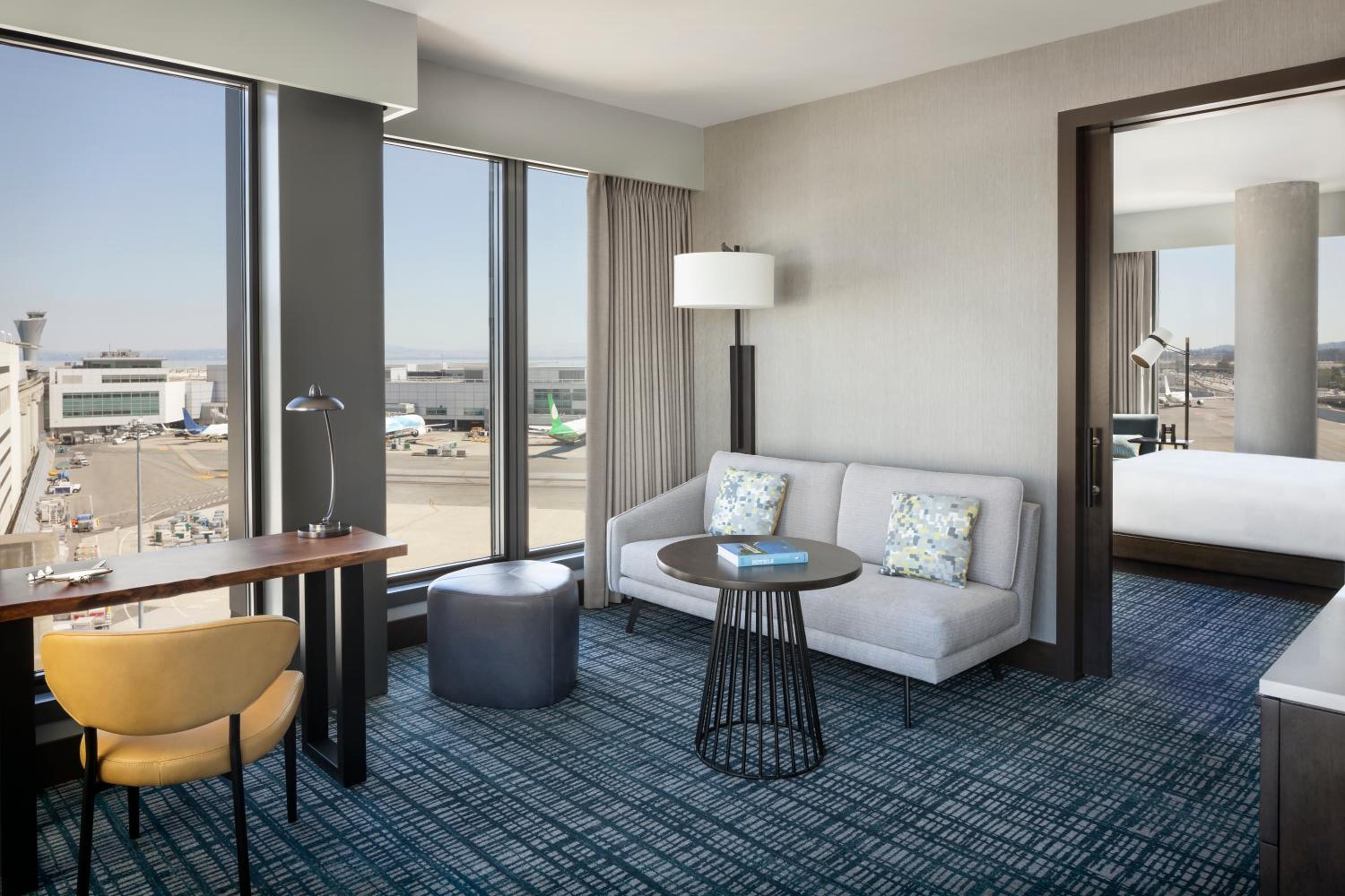 Grand King Suite - Photo 4