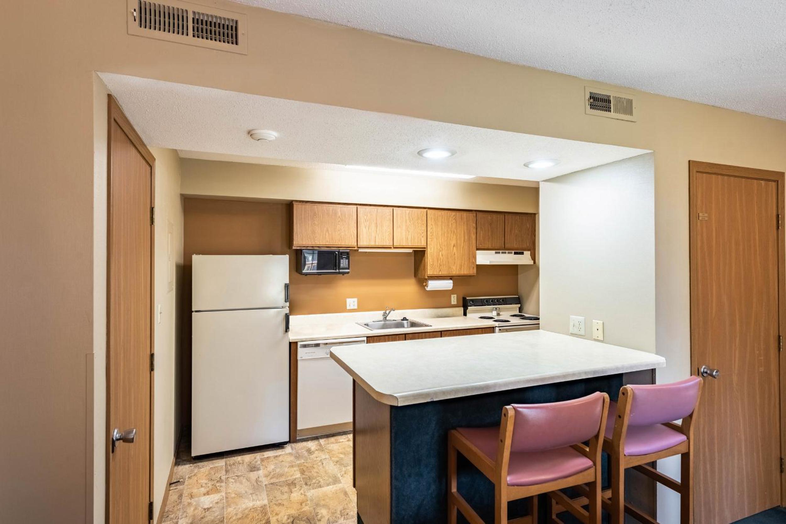 King Suite-Non Smoking - Photo 4