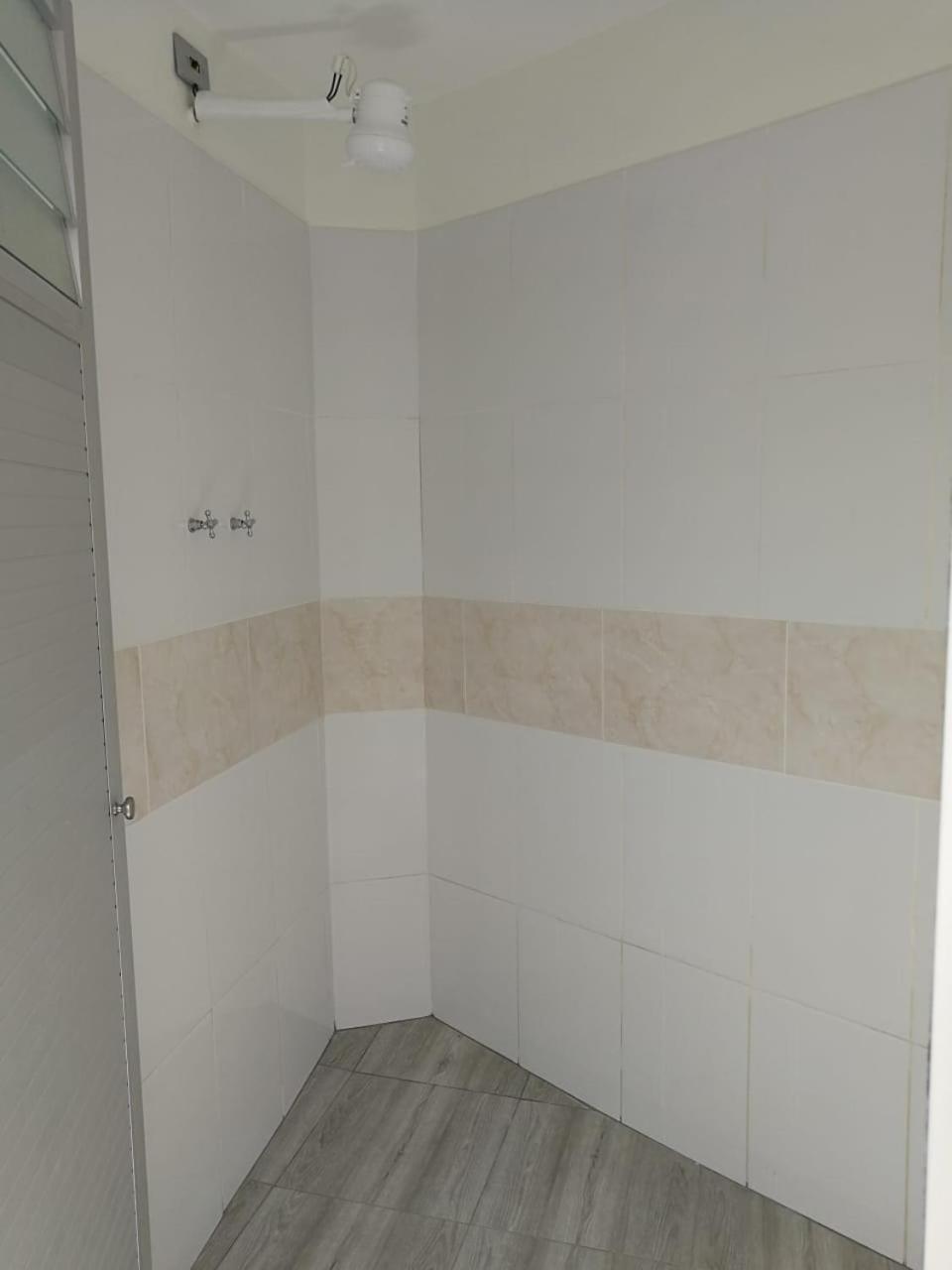 Double Room with Shared Bathroom photo 3