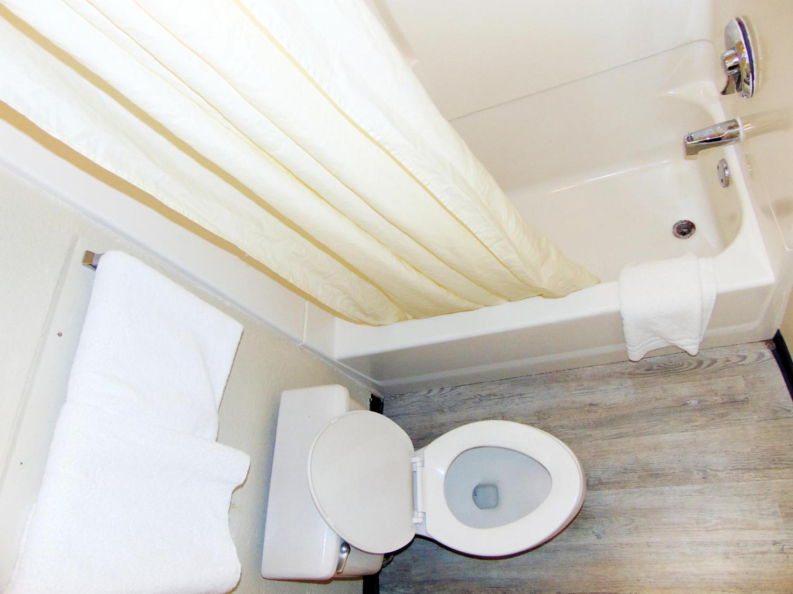 Double Room with Two Double Beds - Non-Smoking - Photo 8