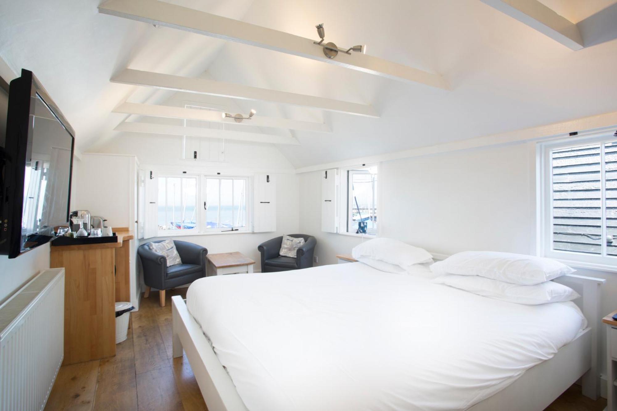 Apartment with Sea View - Photo 5