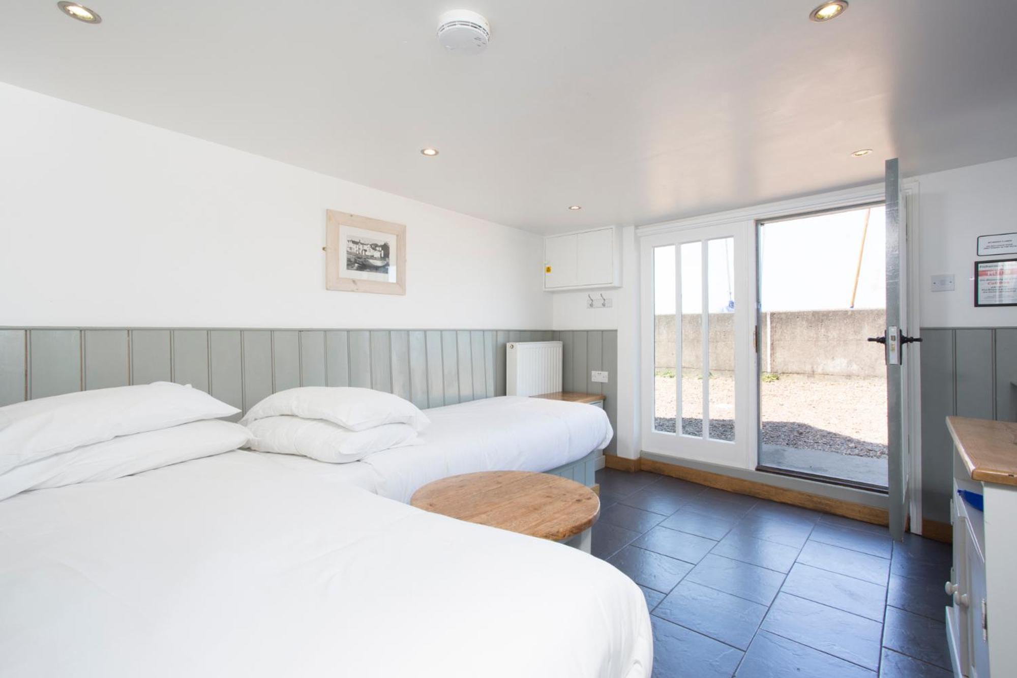 Apartment with Sea View - Photo 6