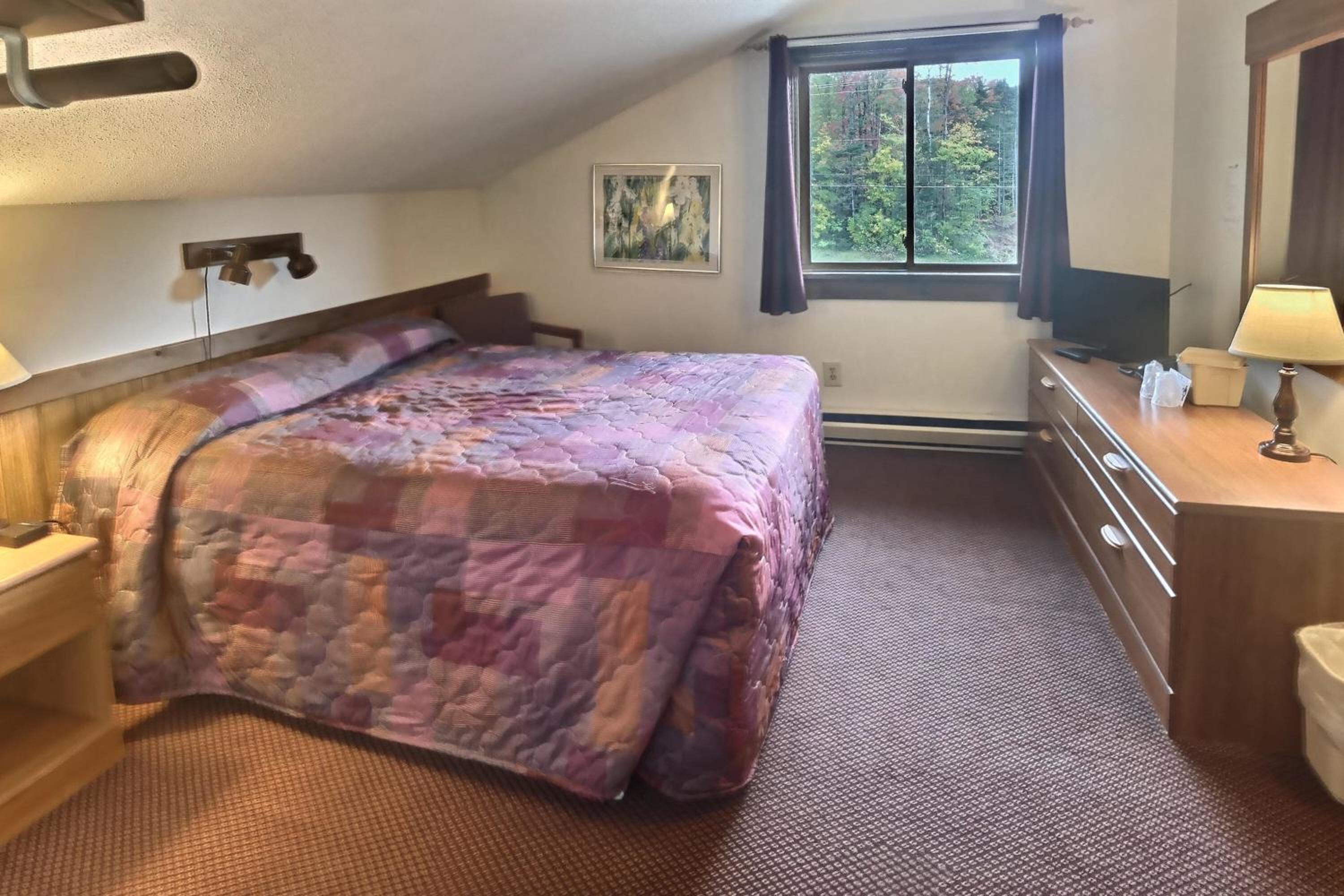 Economy Queen Room photo 1