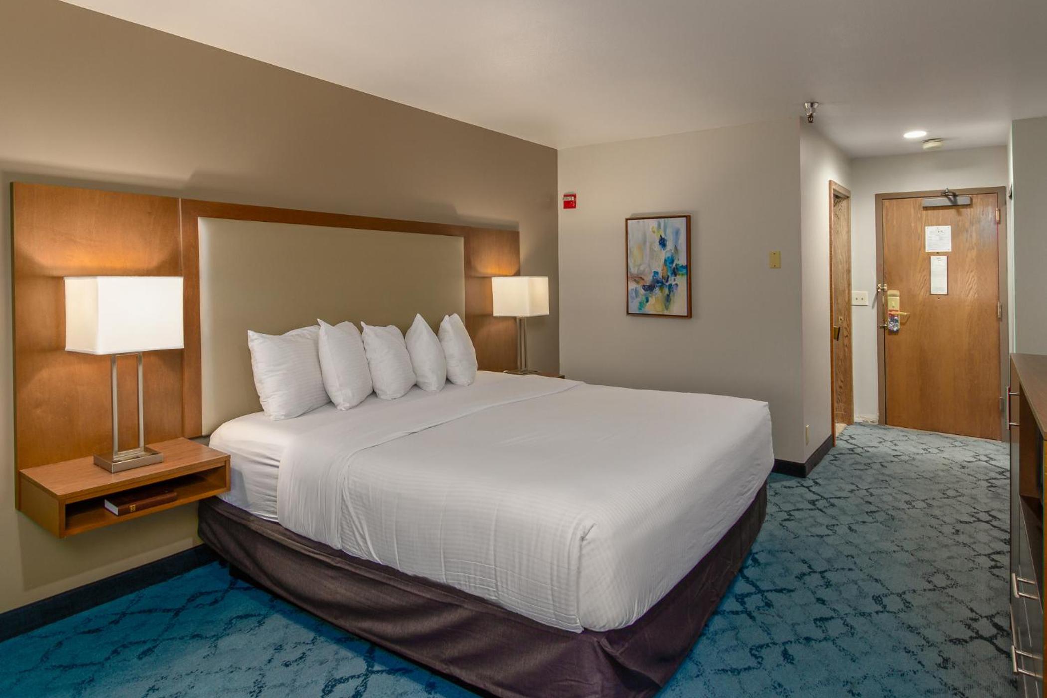 King Room with River View - Photo 5