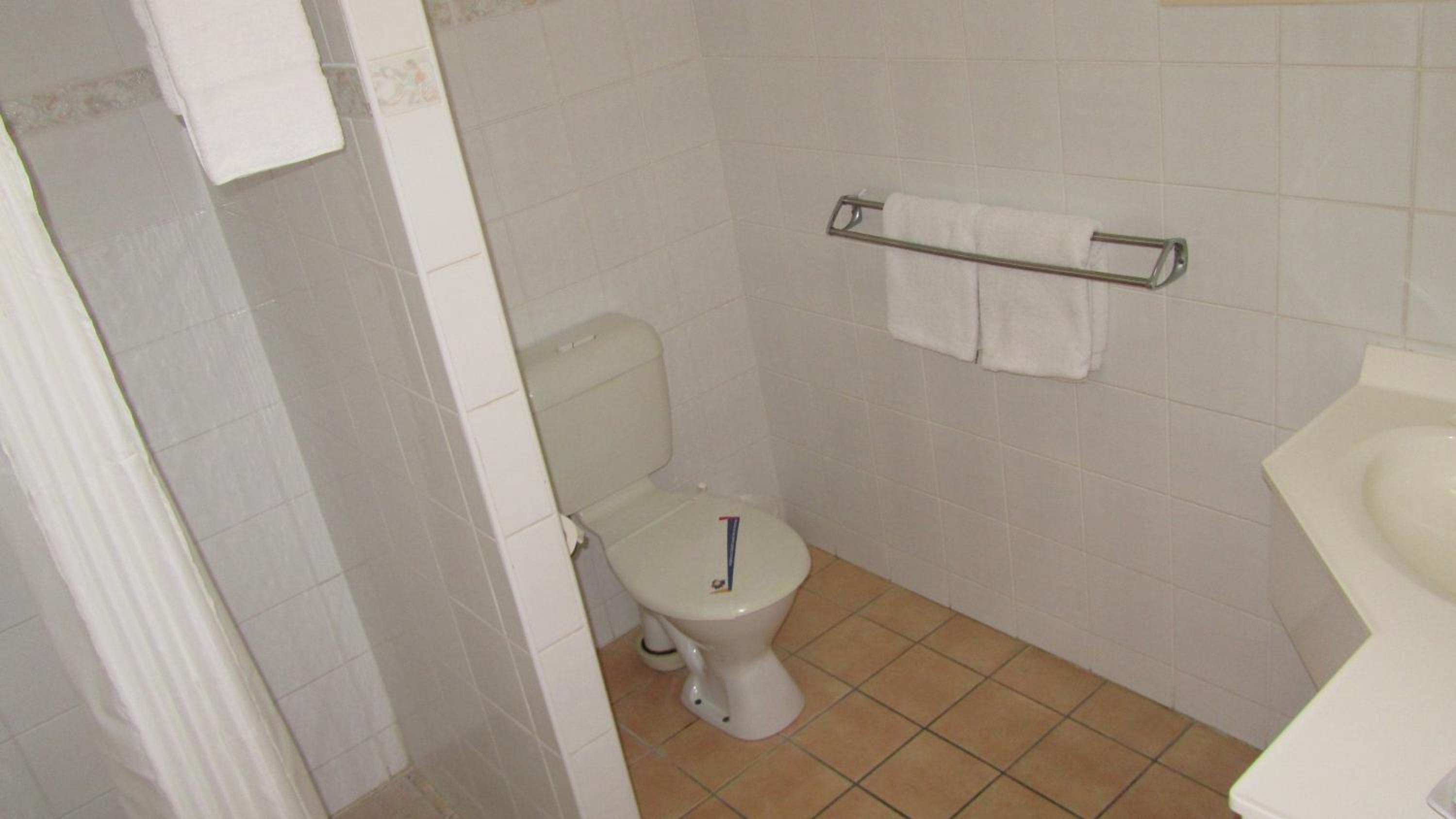 Standard Queen Room photo 3