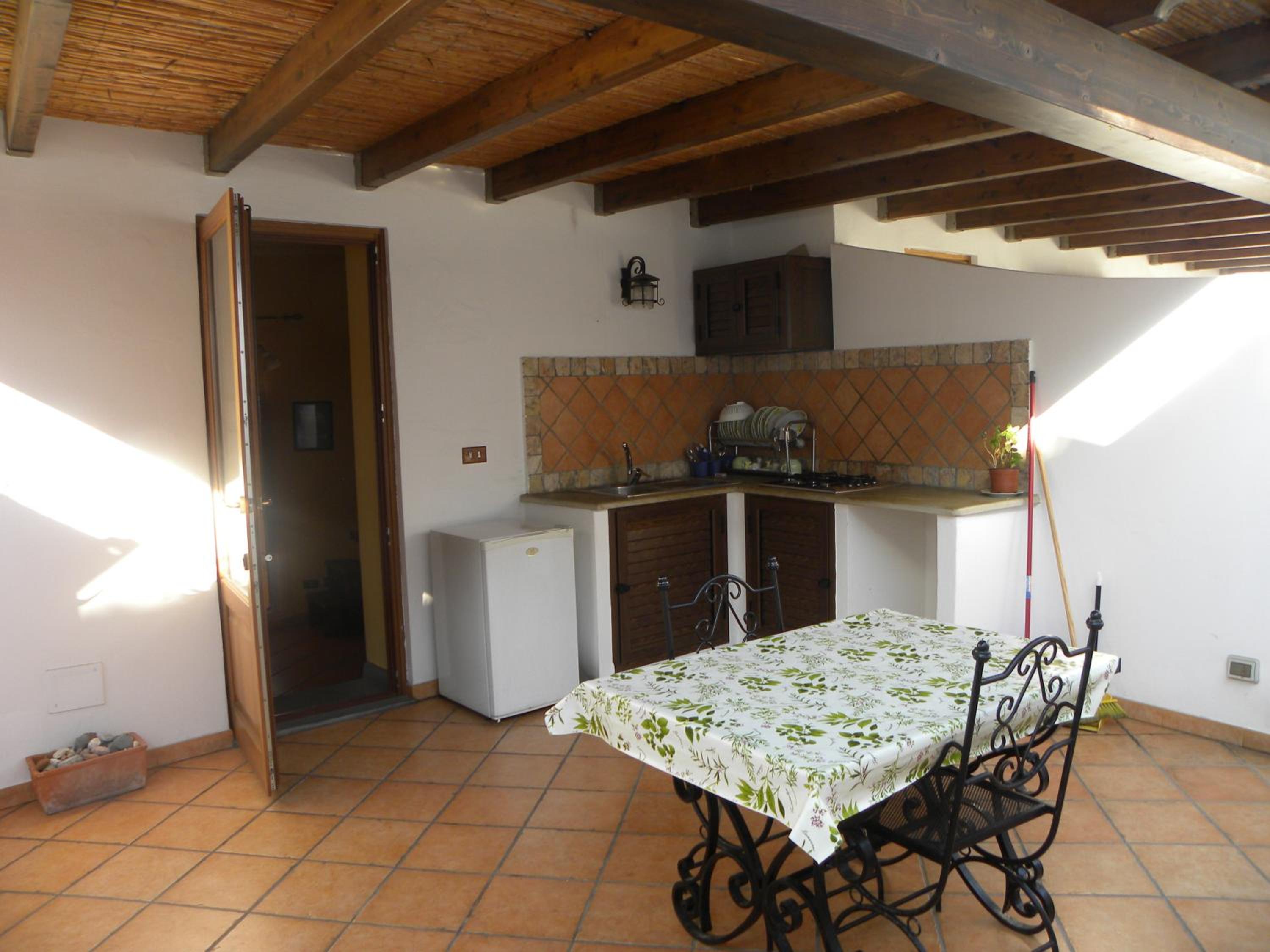 Studio with External Kitchenette (2 Adults) - Photo 7