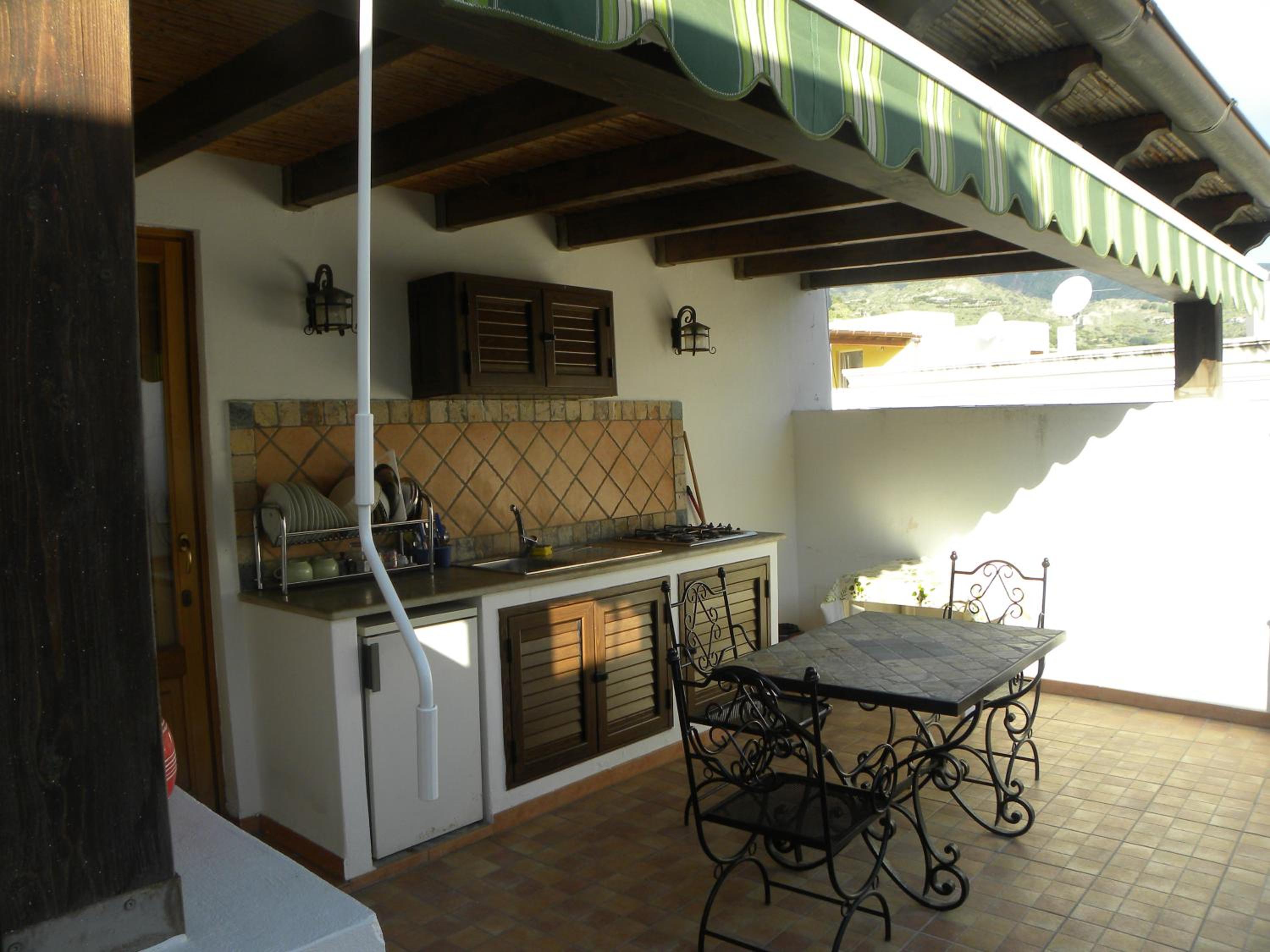 Studio with External Kitchenette (2 Adults) - Photo 8