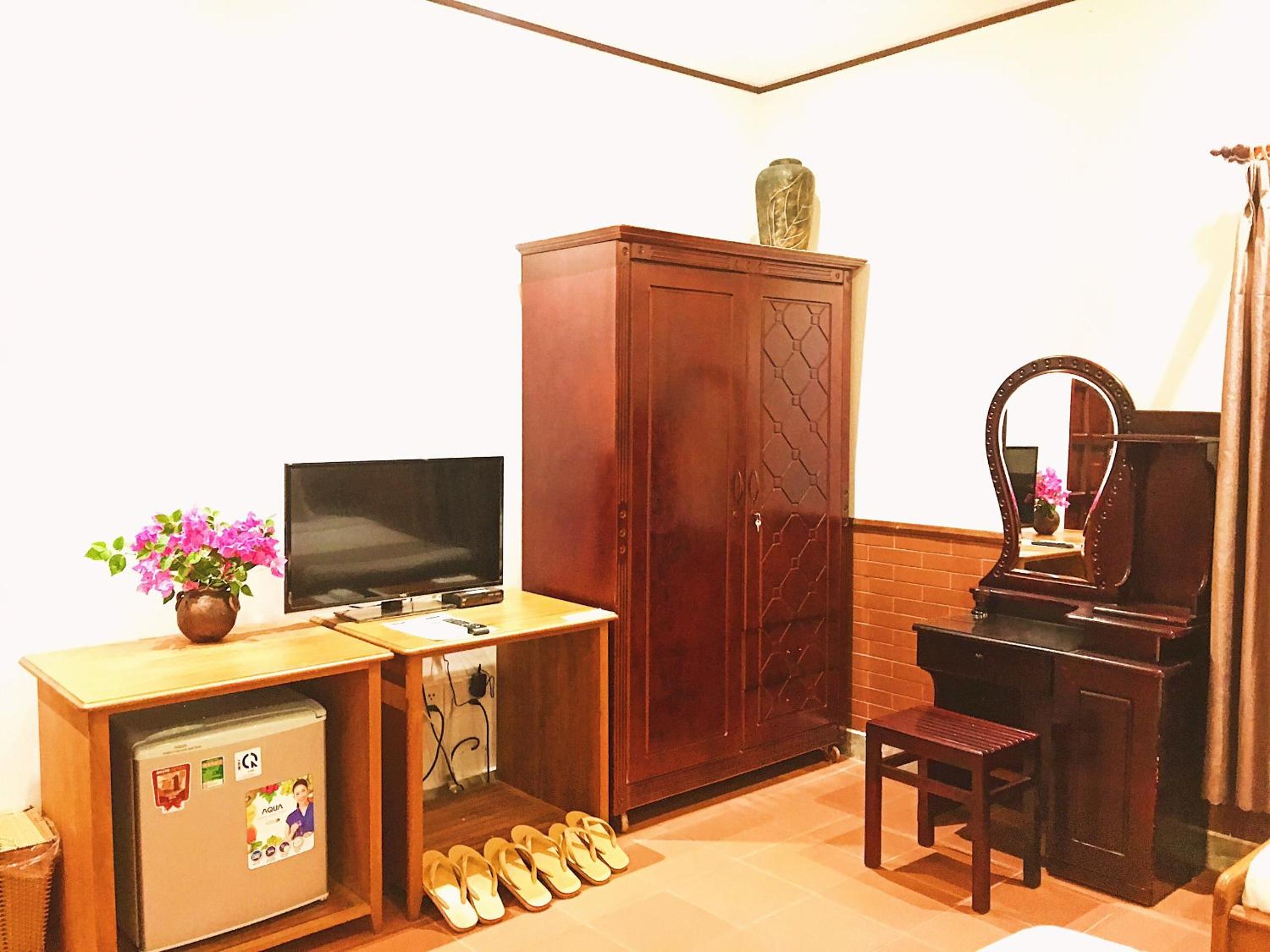 Triple Room with Private Bathroom