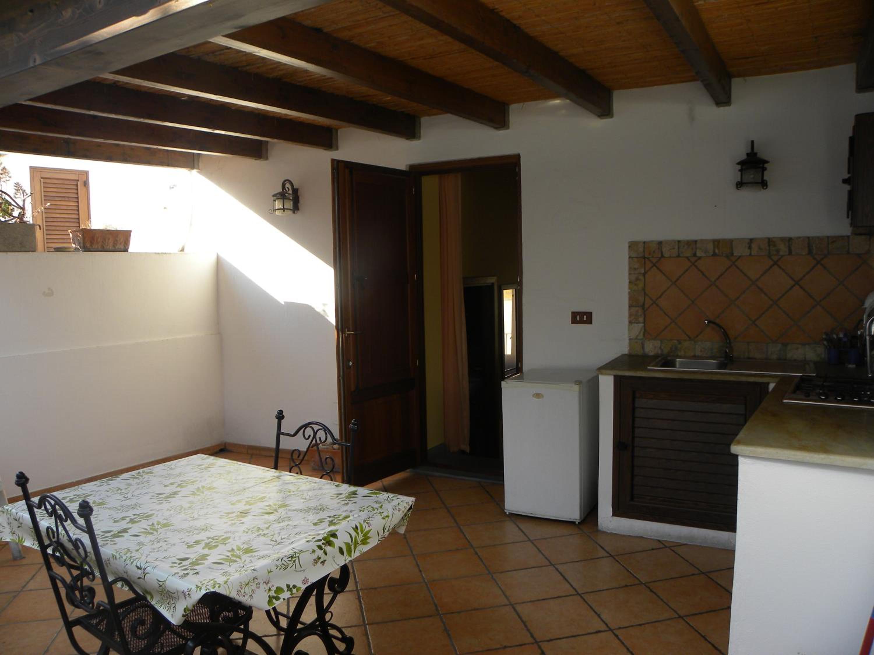 Studio with External Kitchenette (2 Adults) - Photo 9