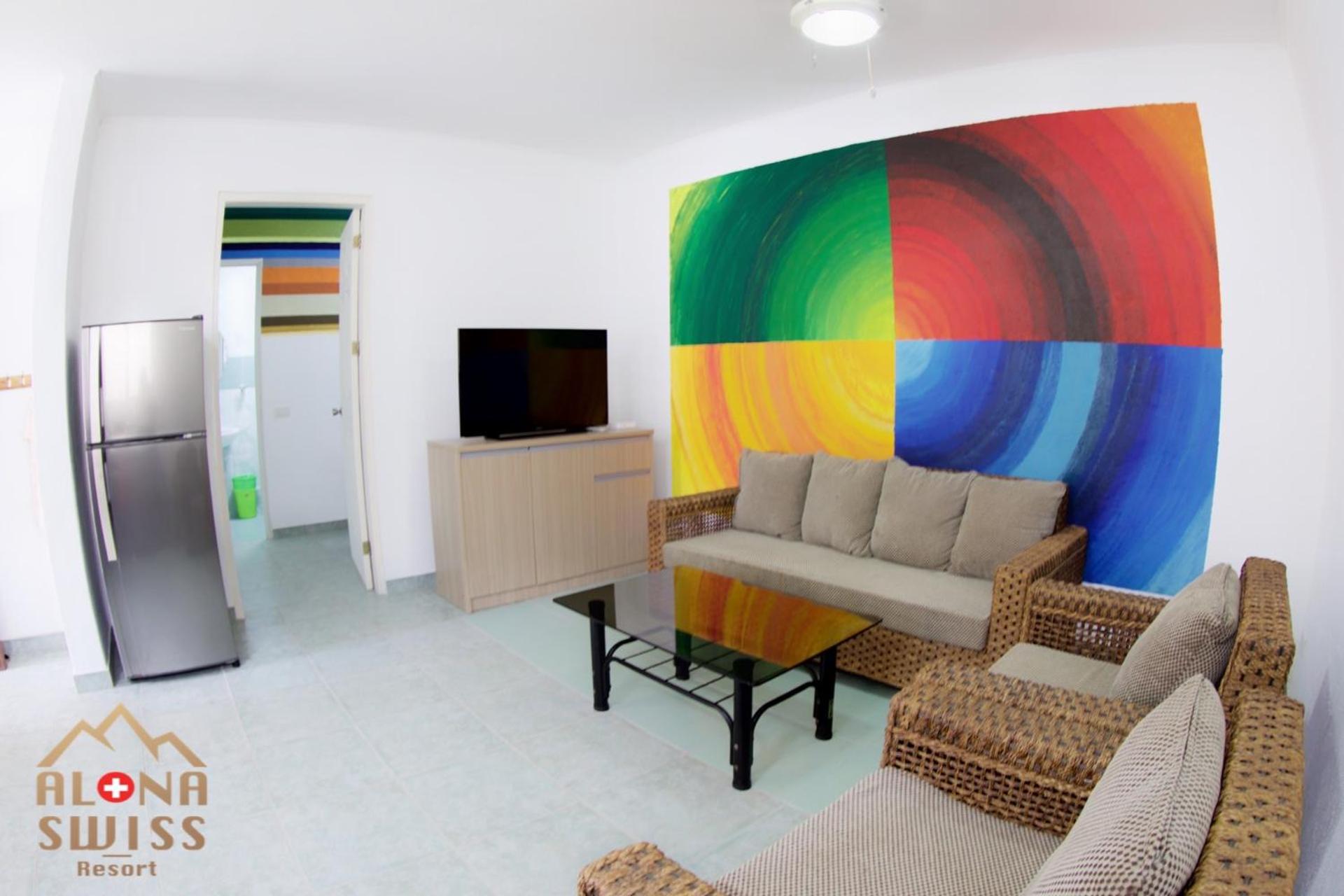One-Bedroom Apartment photo 2