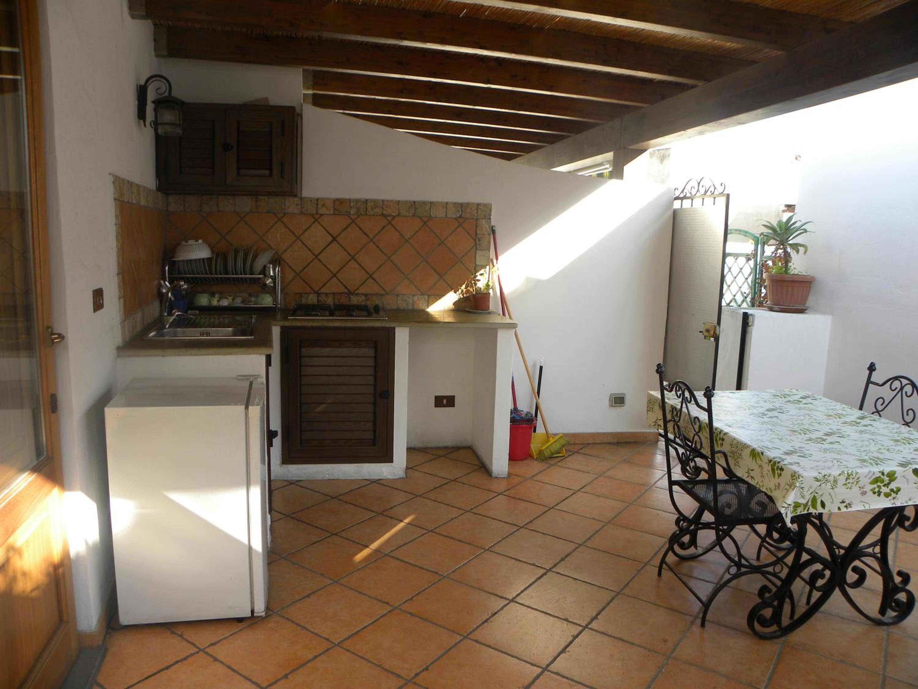 Studio with External Kitchenette (2 Adults) - Photo 10