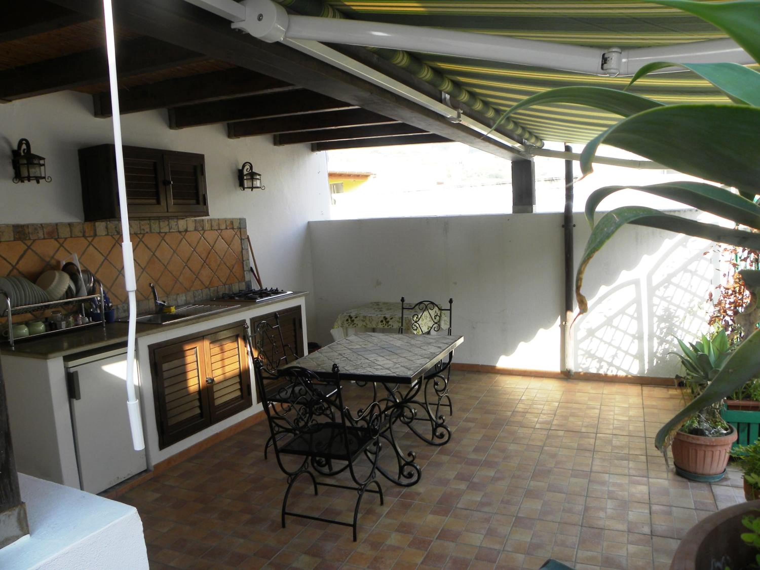 Studio with External Kitchenette (2 Adults) - Photo 13