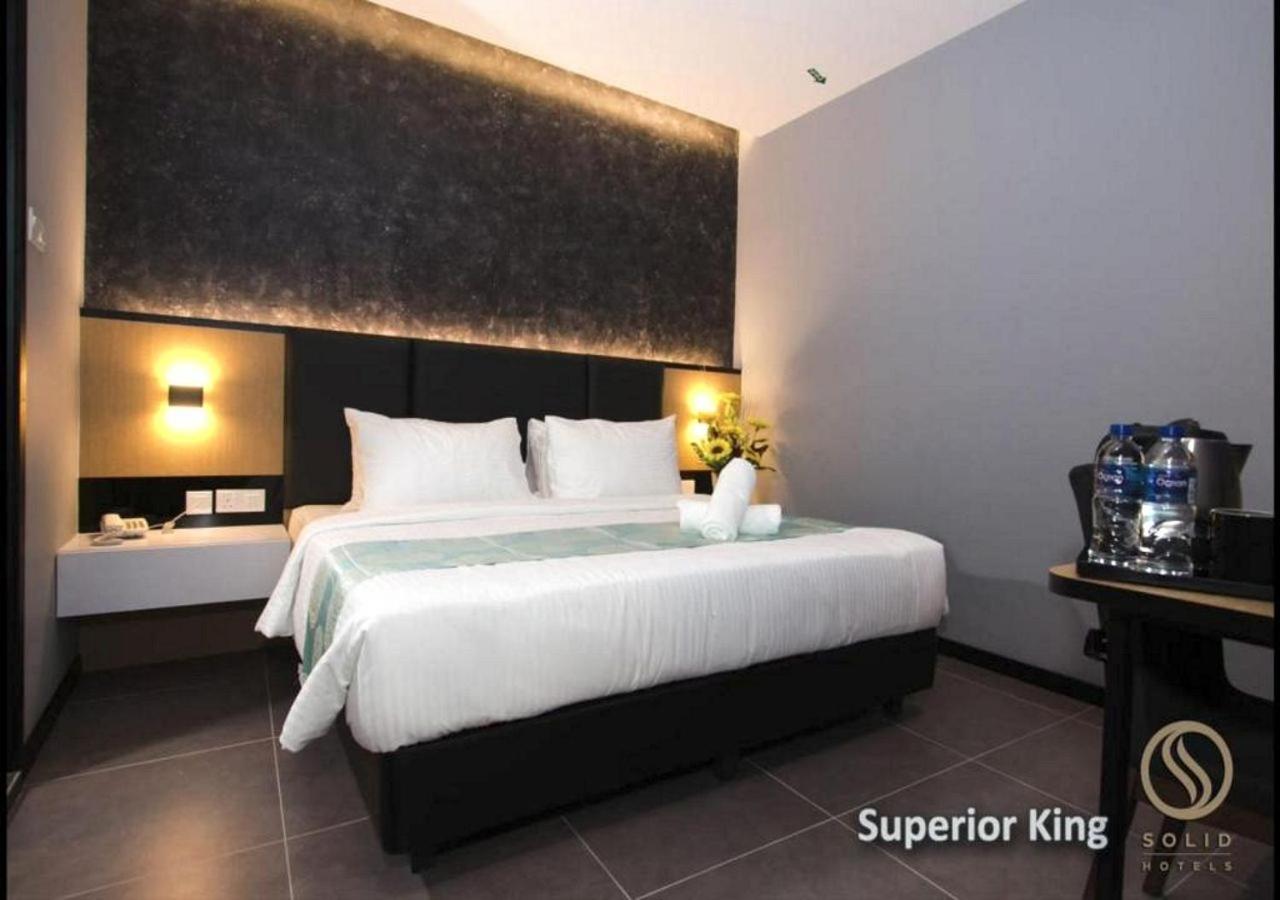 Standard King Room photo 1