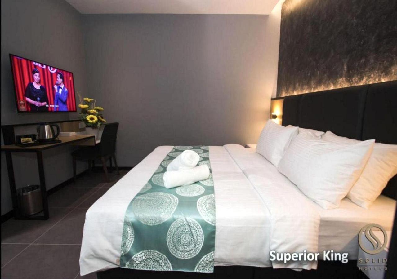 Standard King Room photo 2