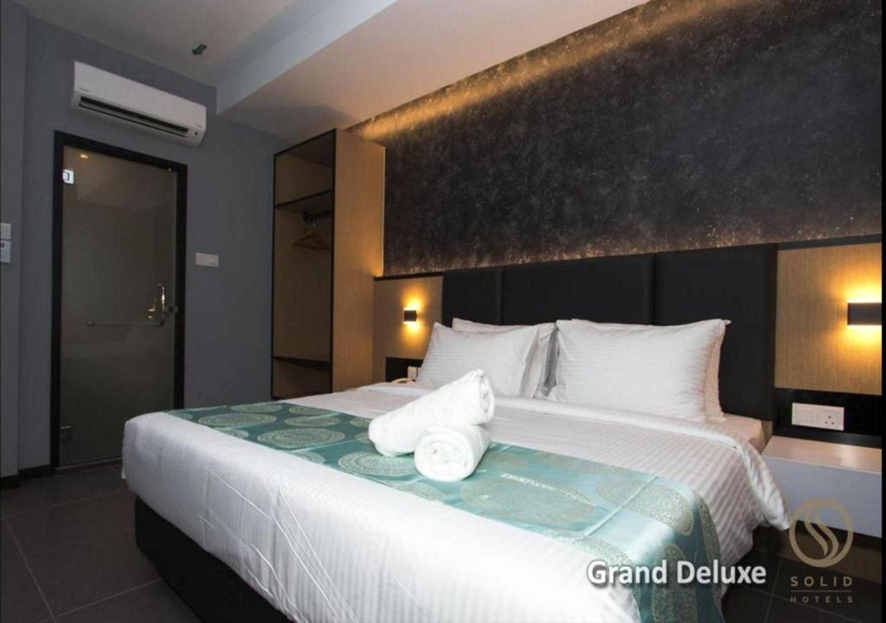 Deluxe King Room photo 2