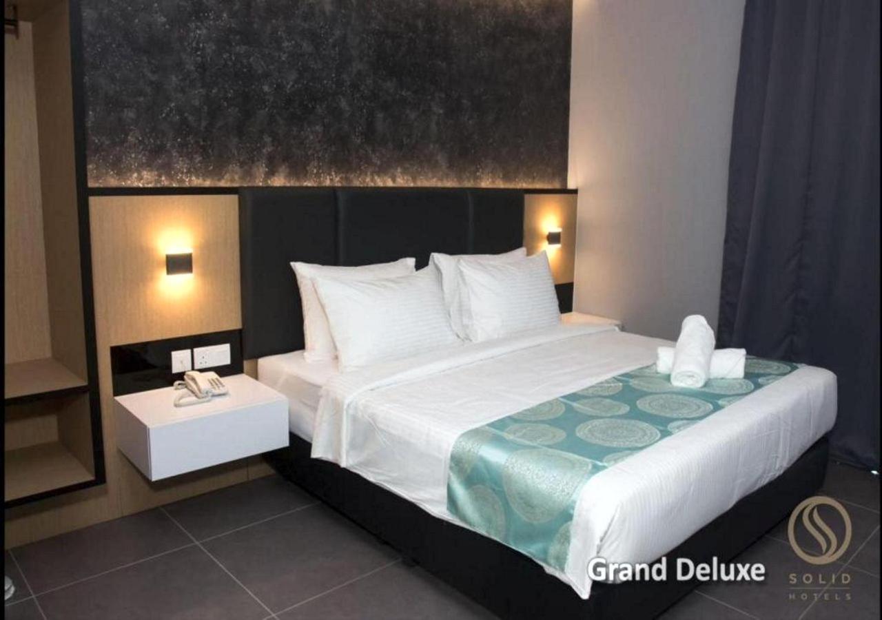 Deluxe King Room photo 3
