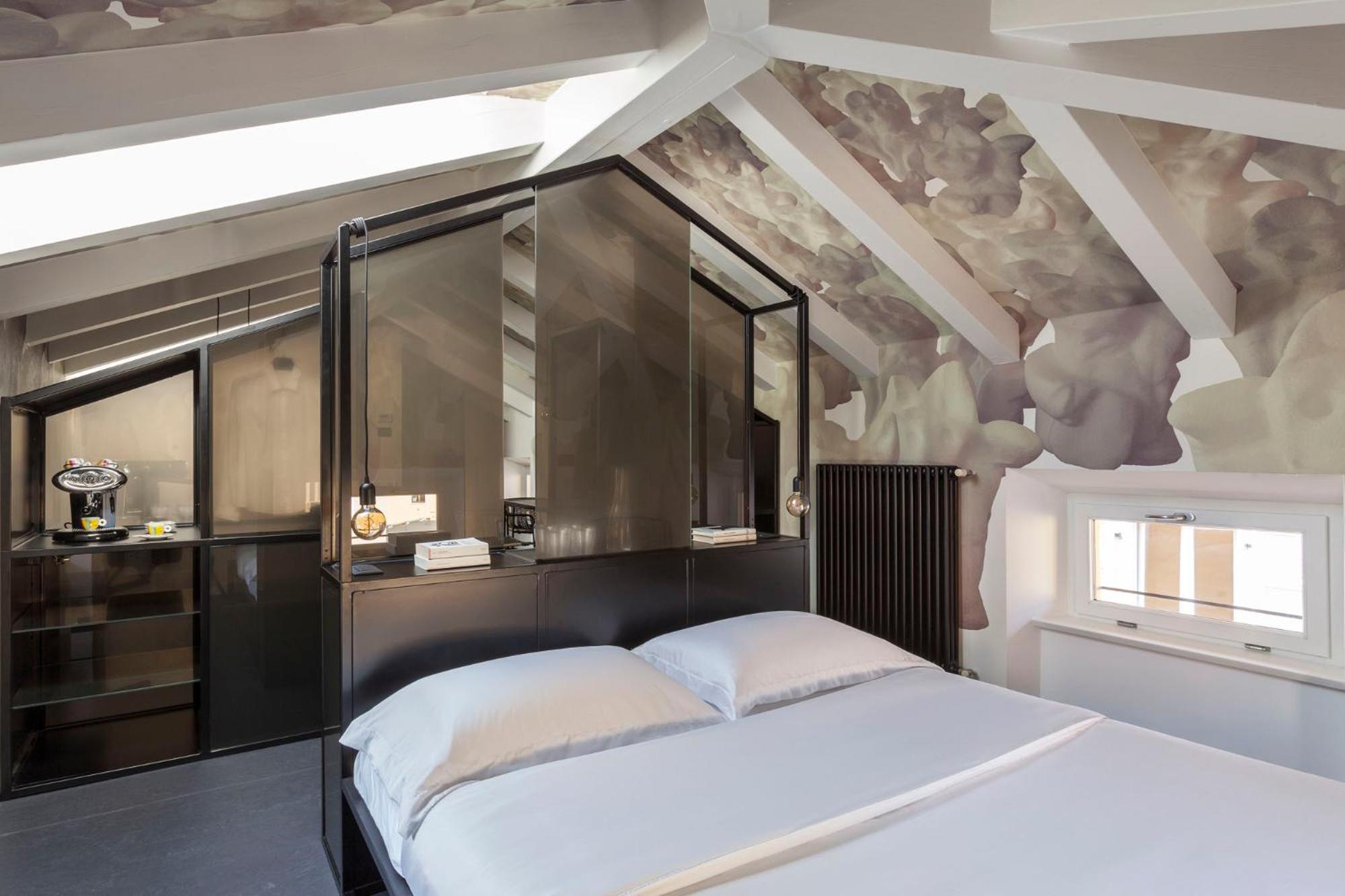 Loft - Photo 1