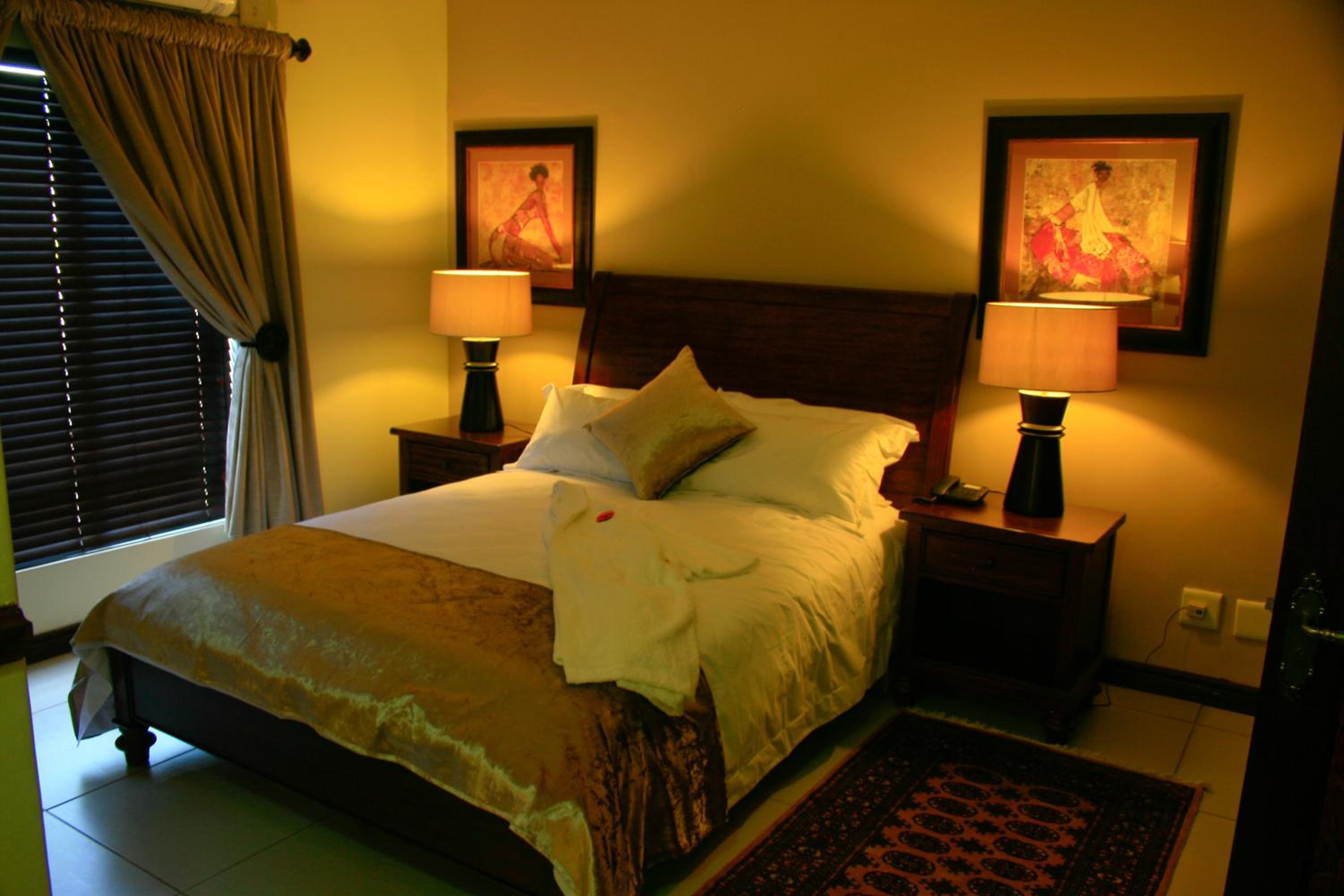 Queen Room with Shower only photo 2