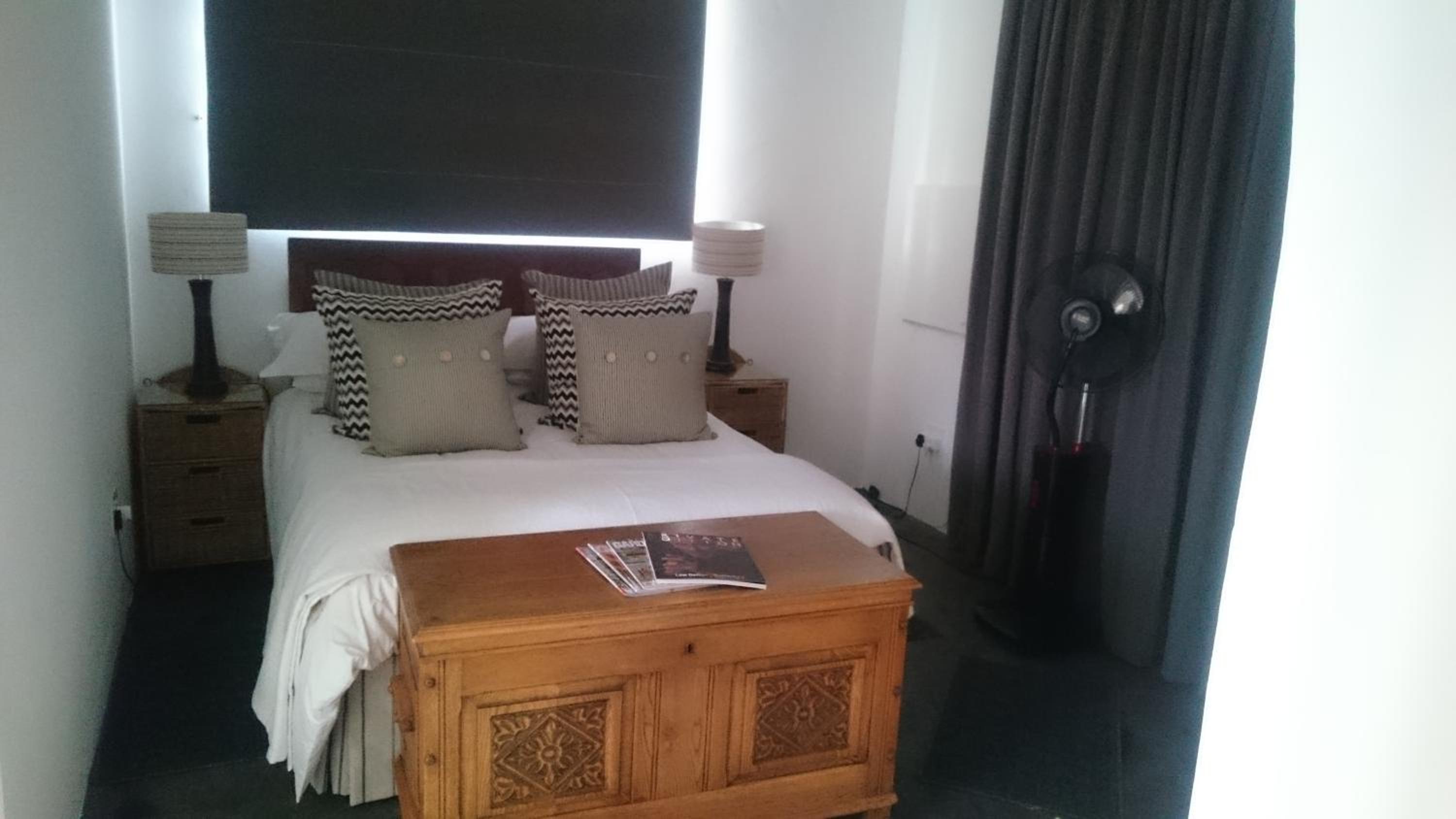 One-Bedroom Apartment - Photo 11
